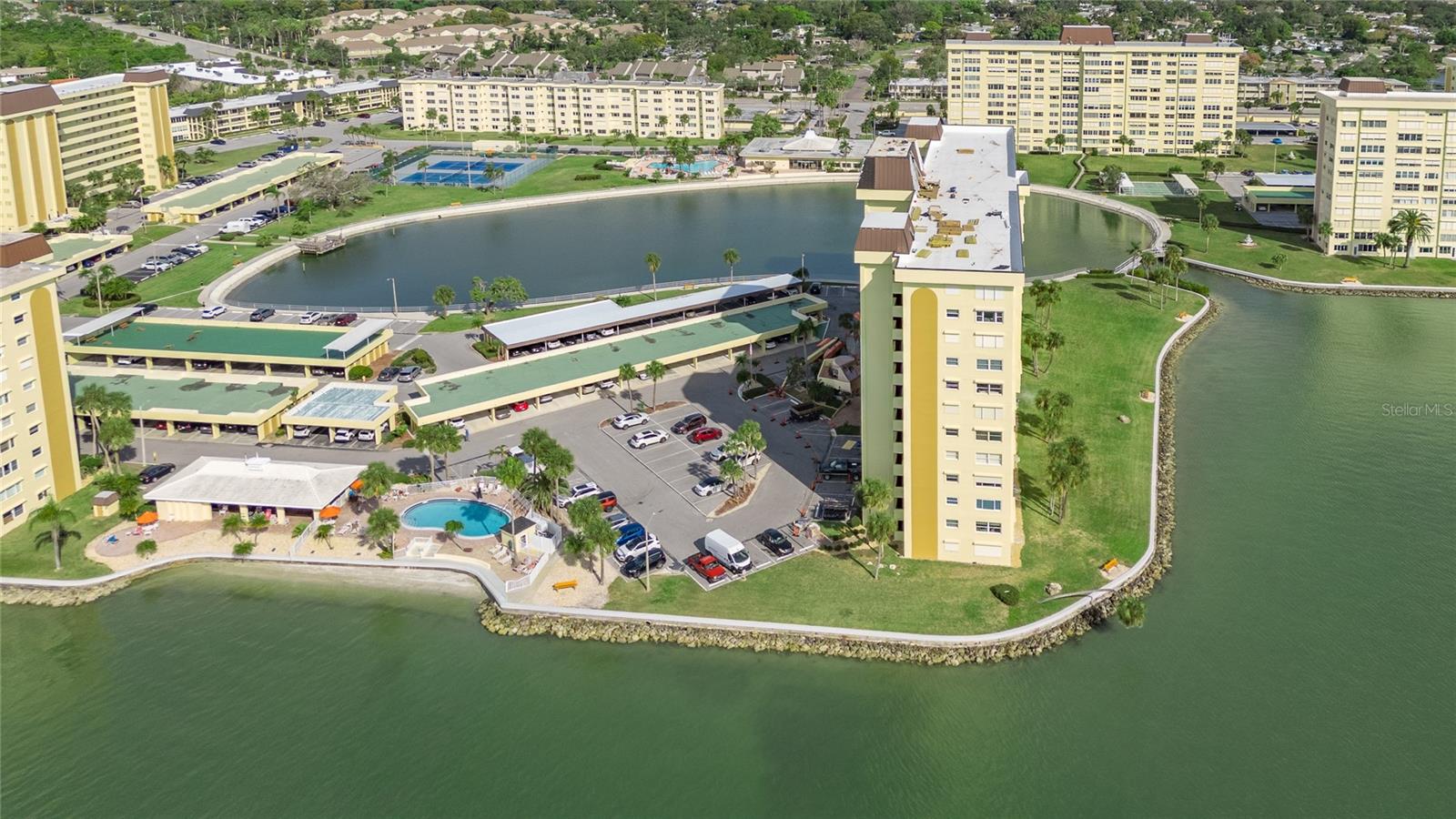 CONTINENTAL TOWERS CONDO - Residential Lease