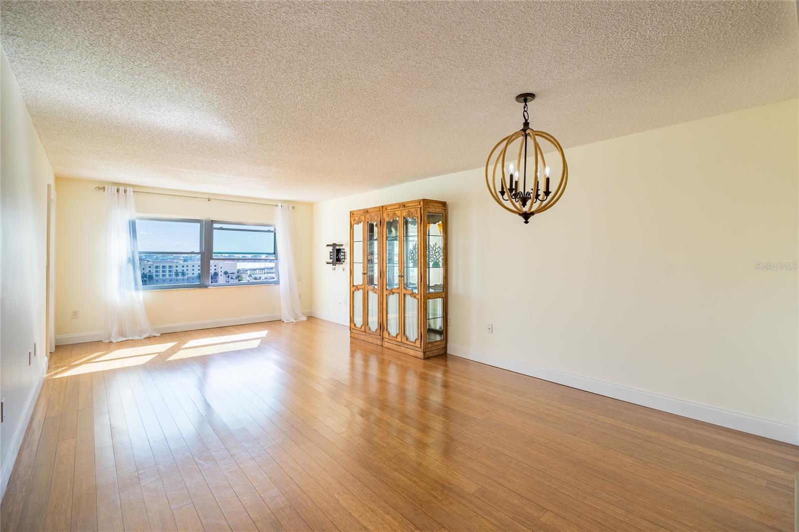 CONTINENTAL TOWERS CONDO - Residential Lease