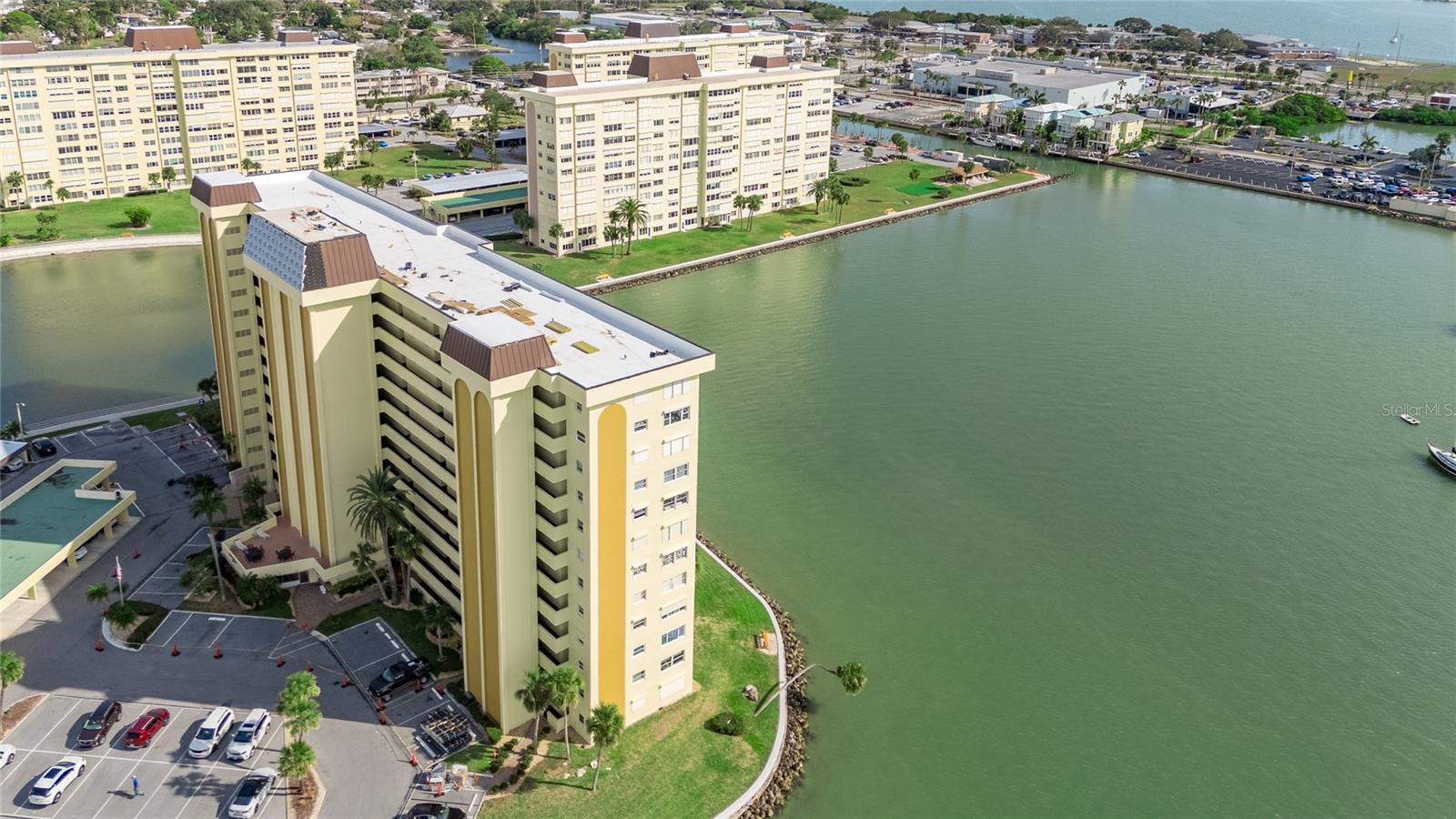 CONTINENTAL TOWERS CONDO - Residential Lease