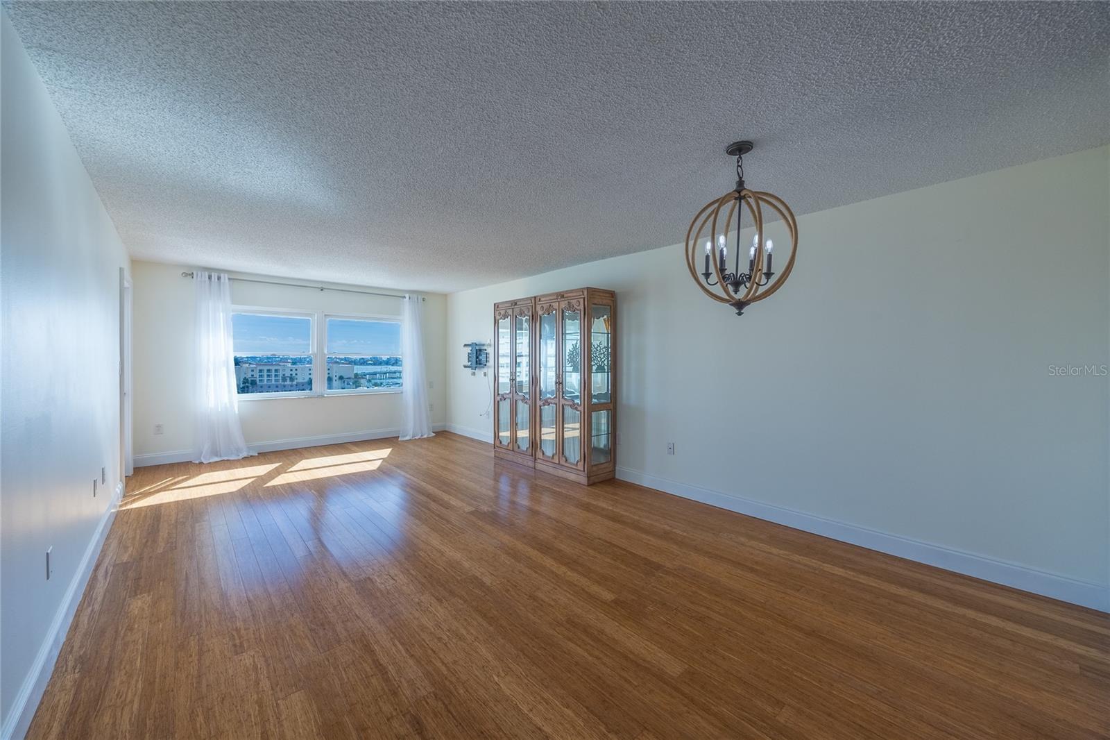 CONTINENTAL TOWERS CONDO - Residential Lease