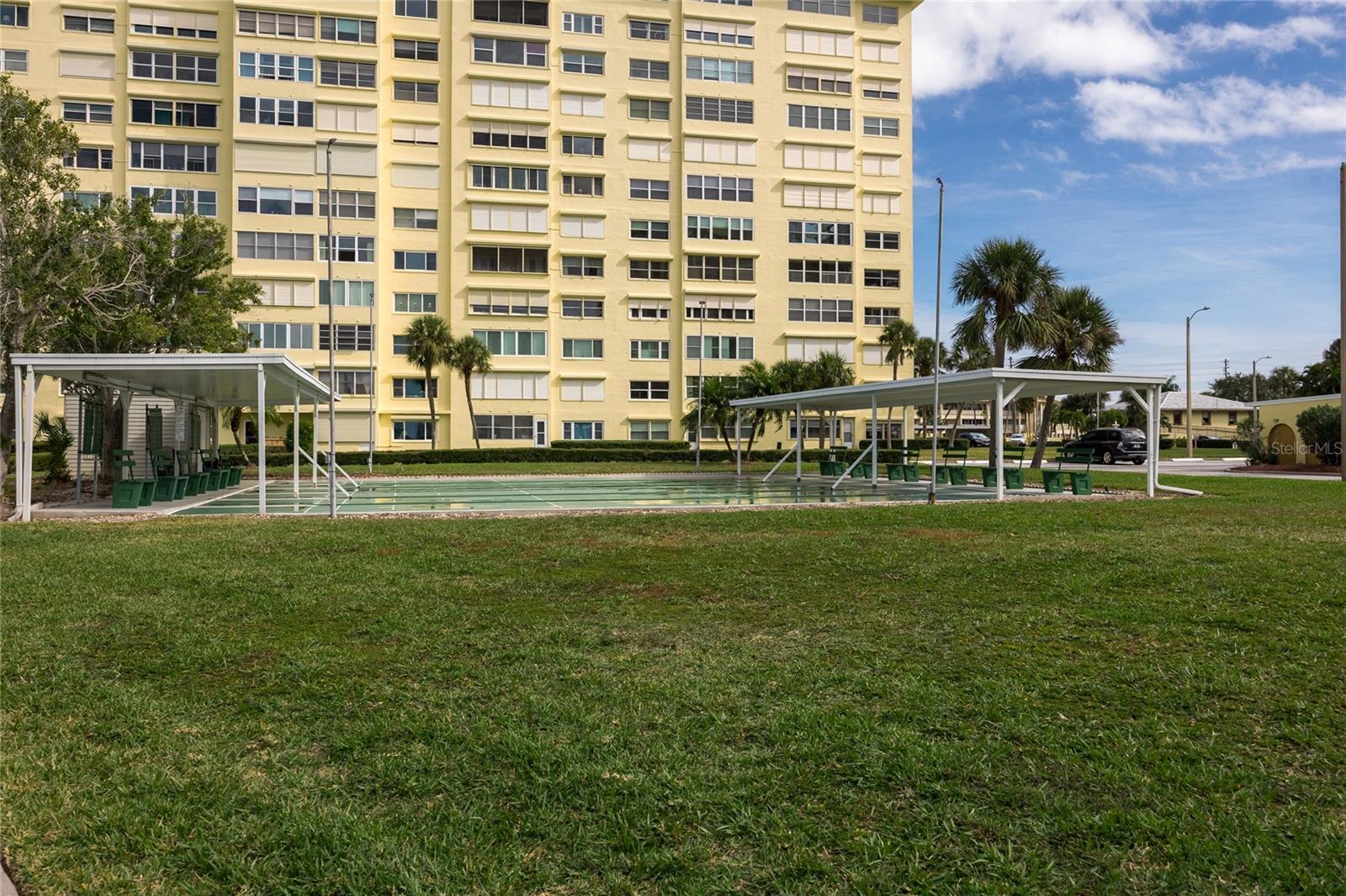 CONTINENTAL TOWERS CONDO - Residential Lease