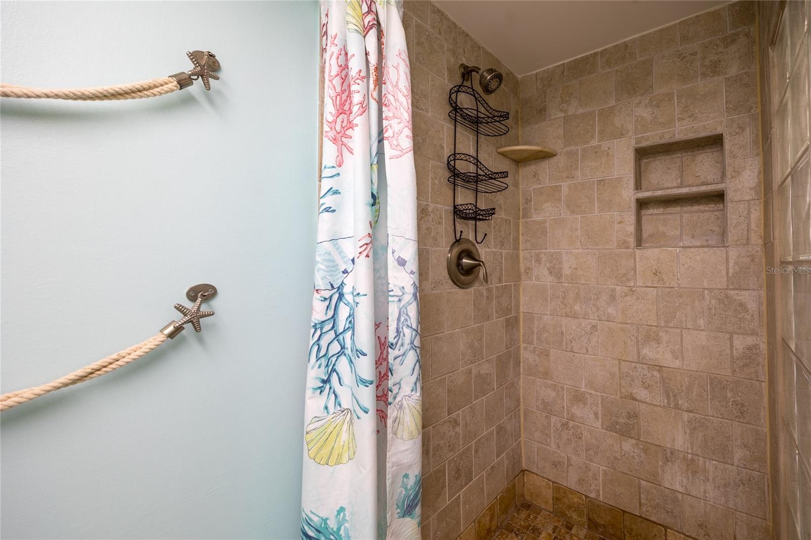 CONTINENTAL TOWERS CONDO - Residential Lease