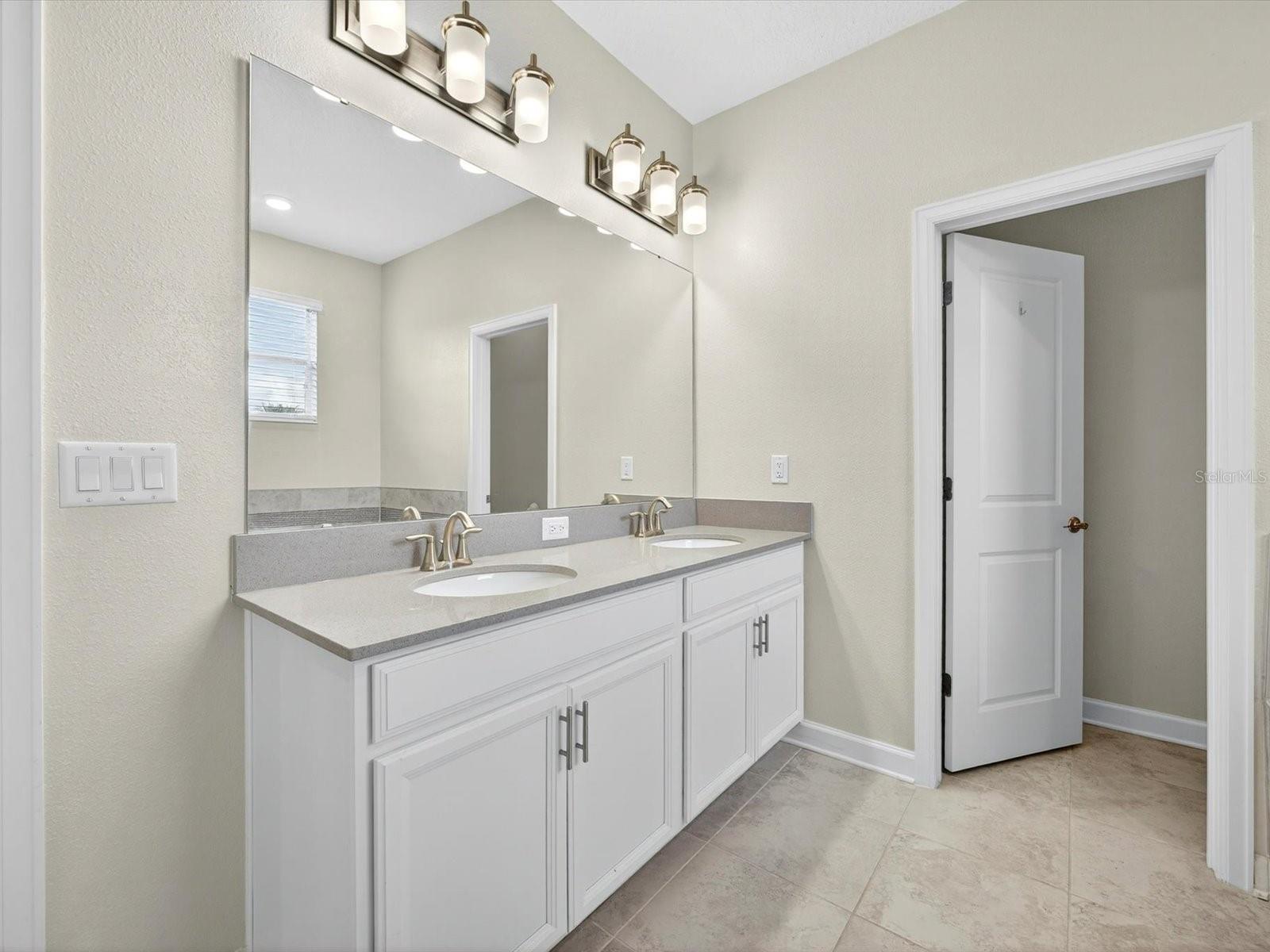 DRAYTON-PRESTON WOODS/PROVIDEN - Residential
