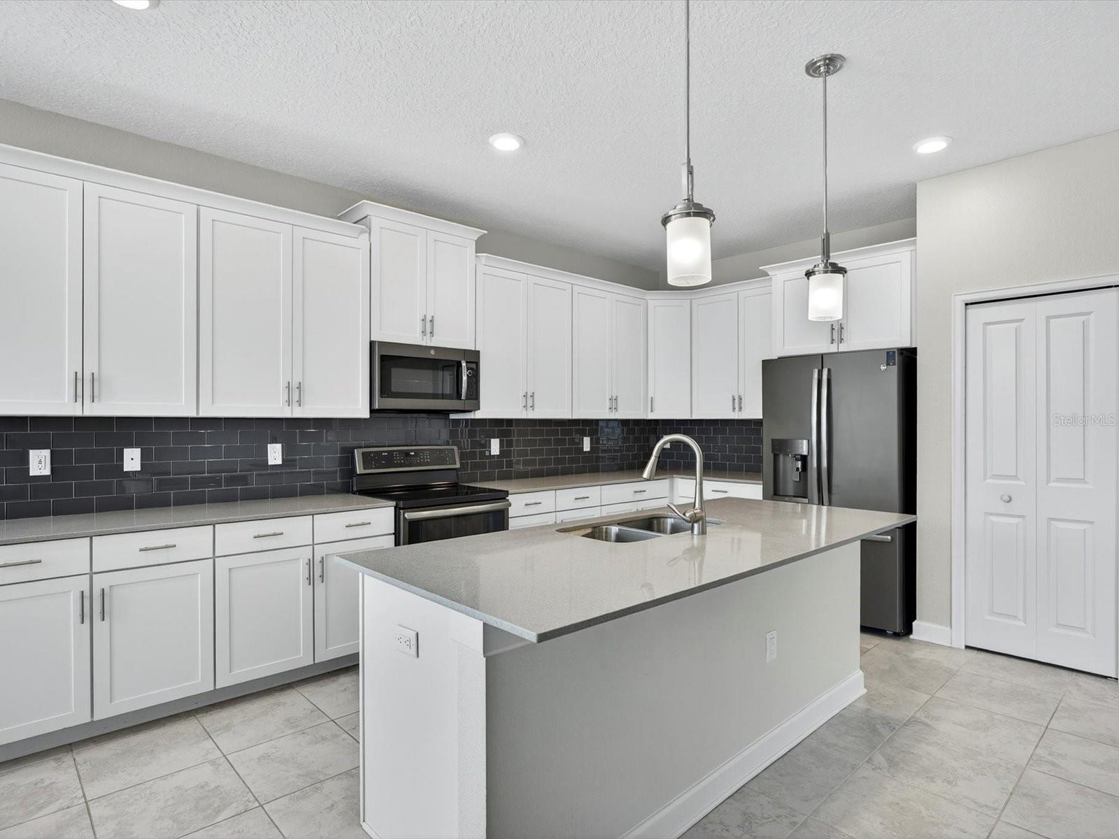 DRAYTON-PRESTON WOODS/PROVIDEN - Residential