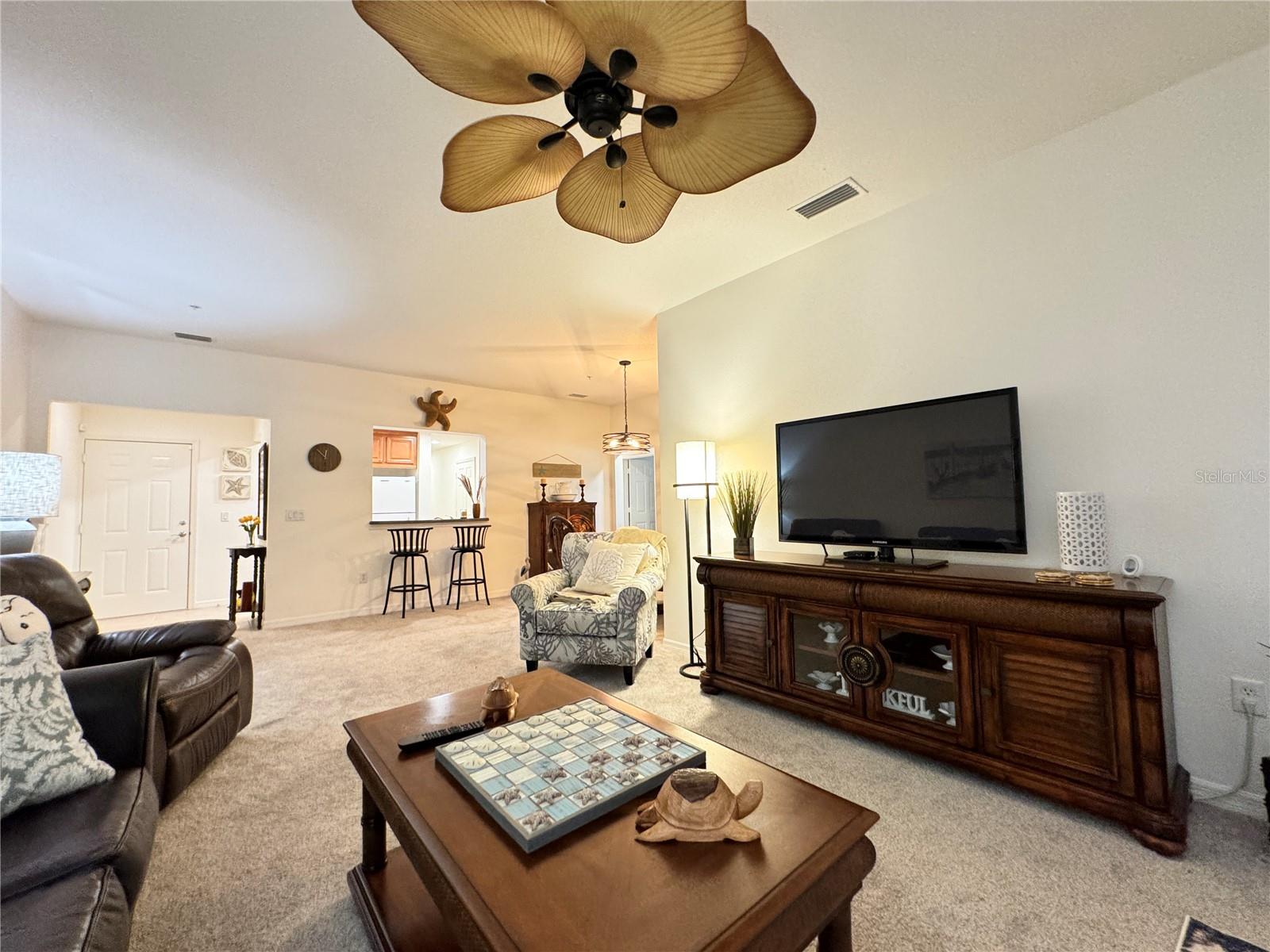 PALMA SOLA TRACE CONDO OR2185/736 - Residential