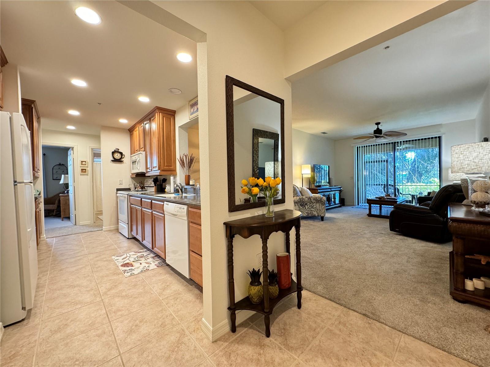 PALMA SOLA TRACE CONDO OR2185/736 - Residential