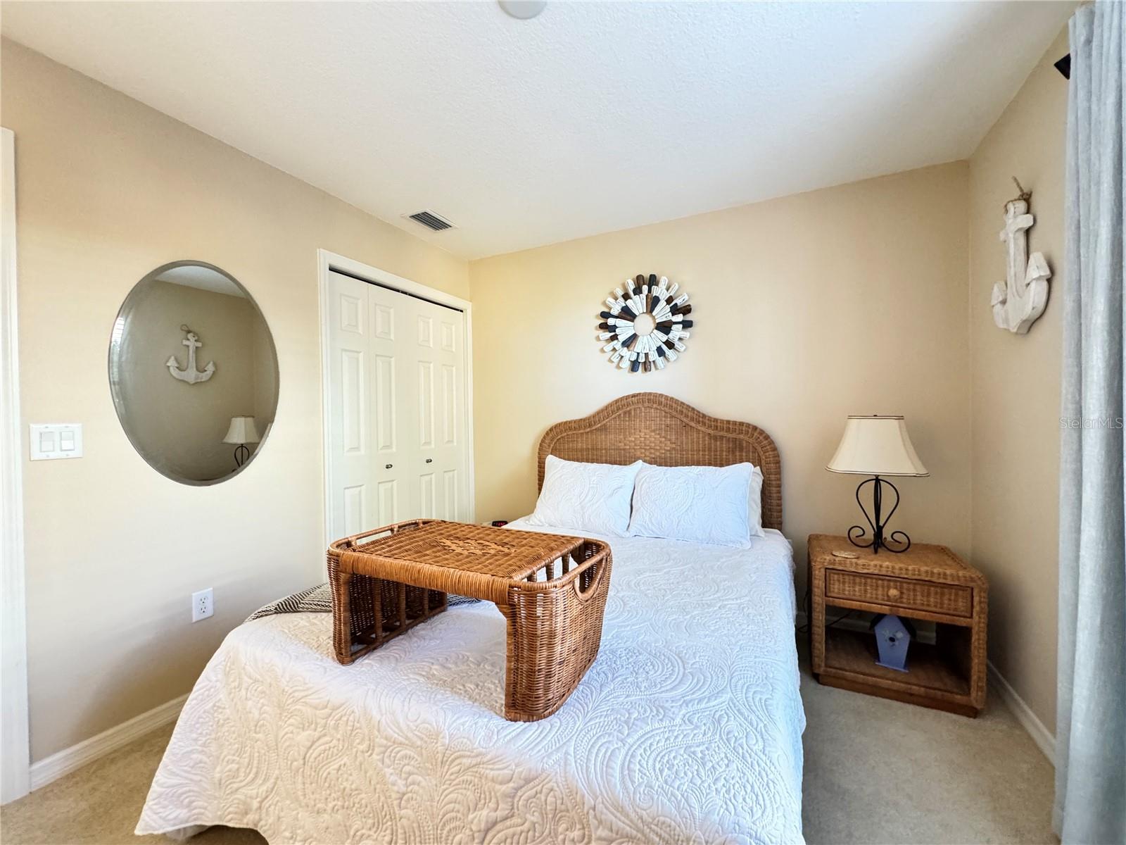 PALMA SOLA TRACE CONDO OR2185/736 - Residential