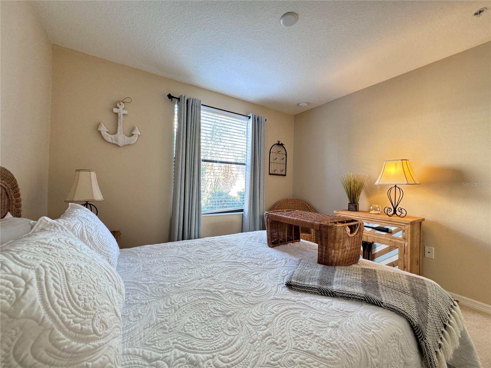 PALMA SOLA TRACE CONDO OR2185/736 - Residential