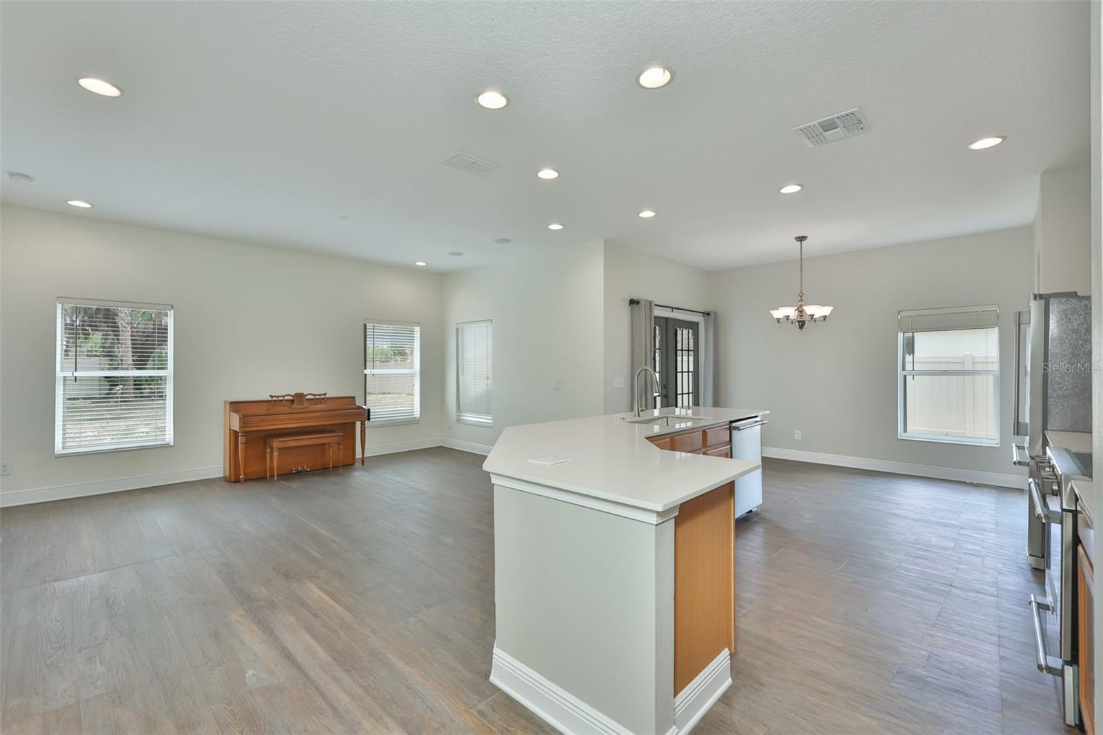 ESTATES AT PARSONS POINTE - Residential