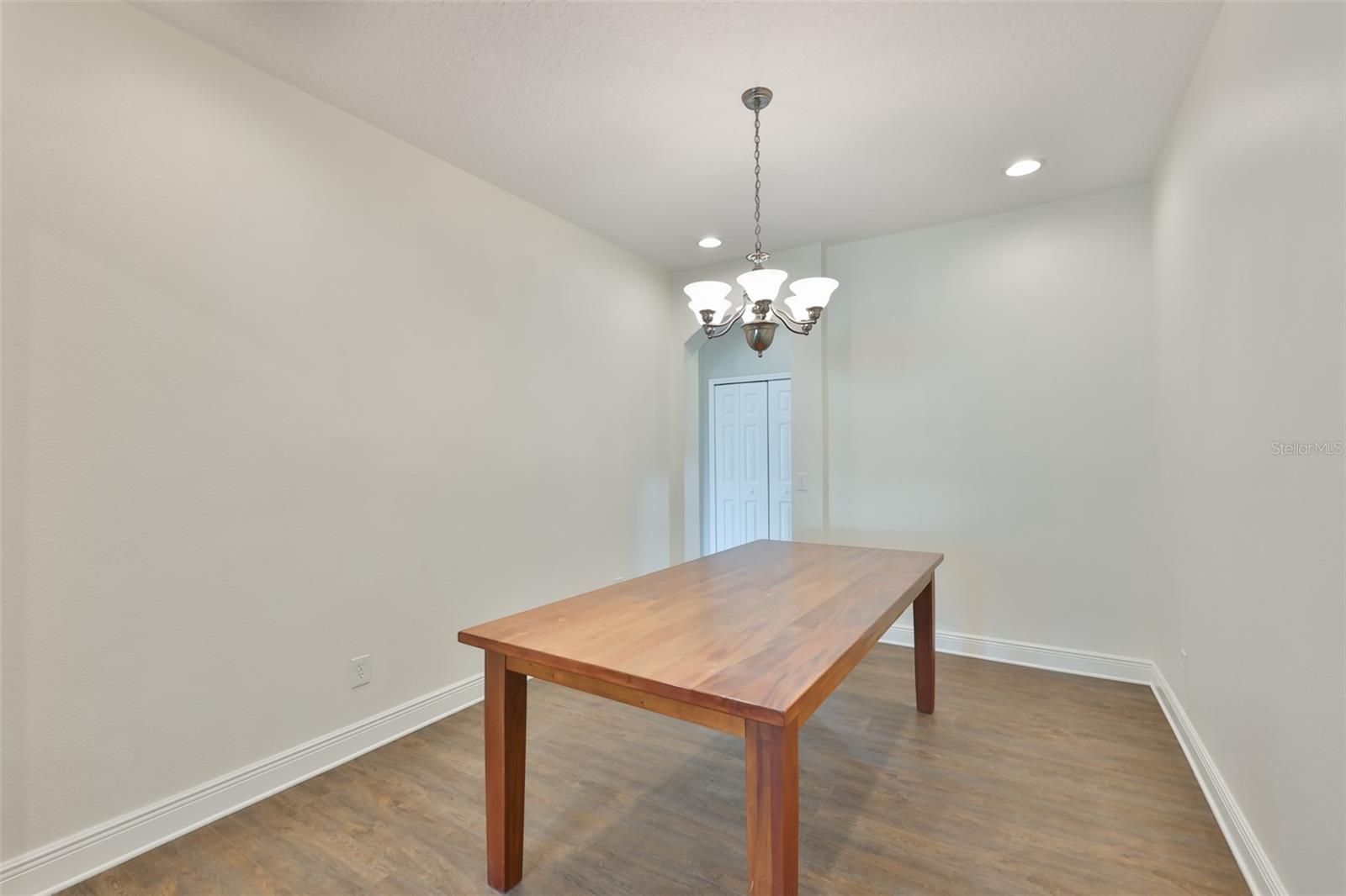 ESTATES AT PARSONS POINTE - Residential