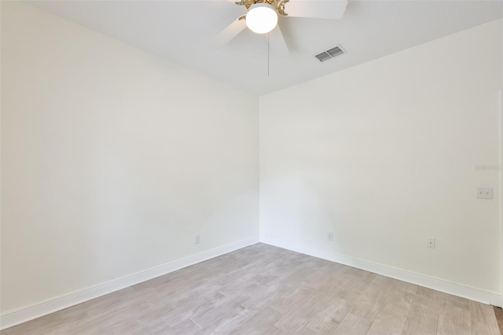 ESTATES AT PARSONS POINTE - Residential