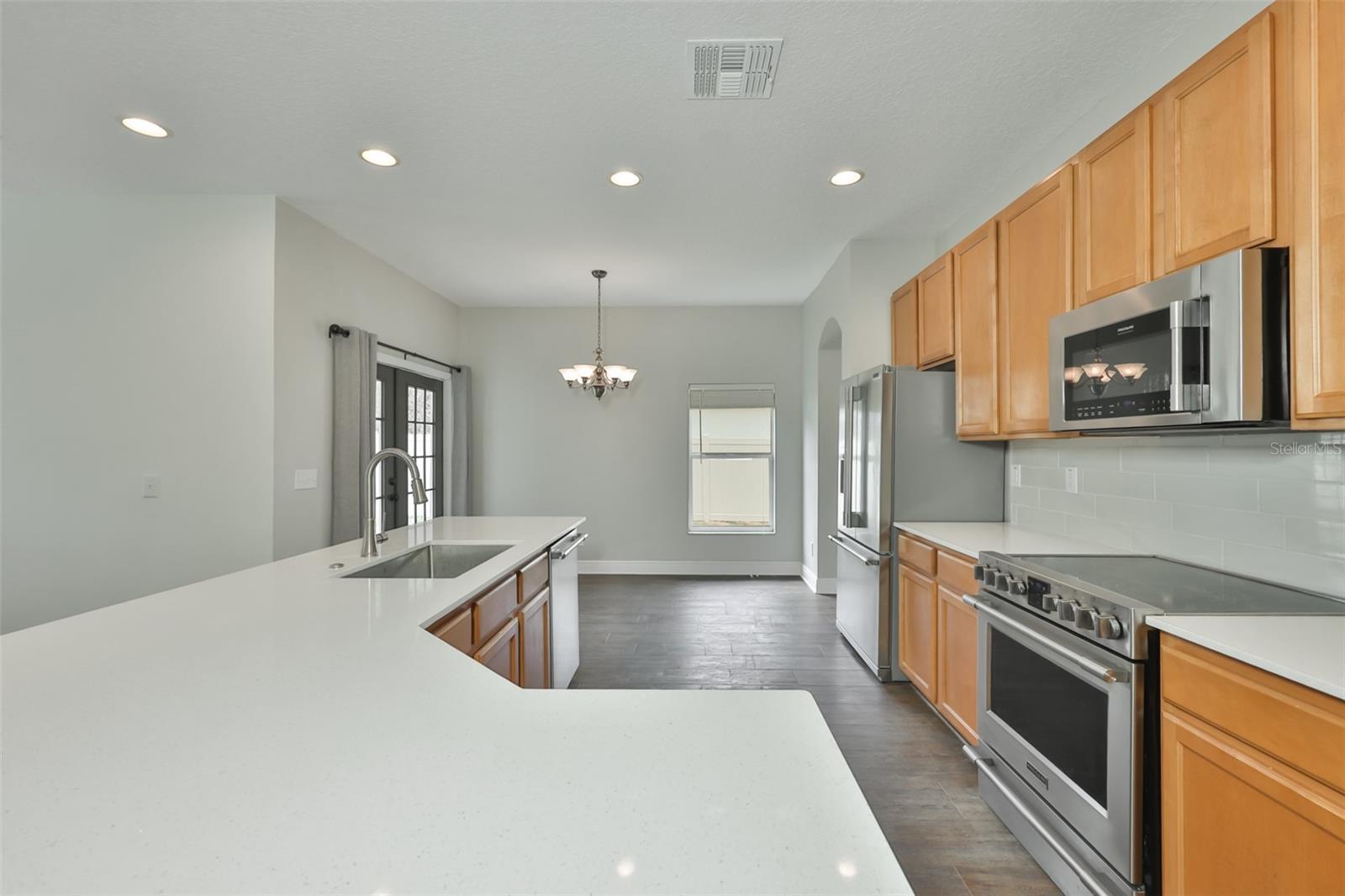 ESTATES AT PARSONS POINTE - Residential