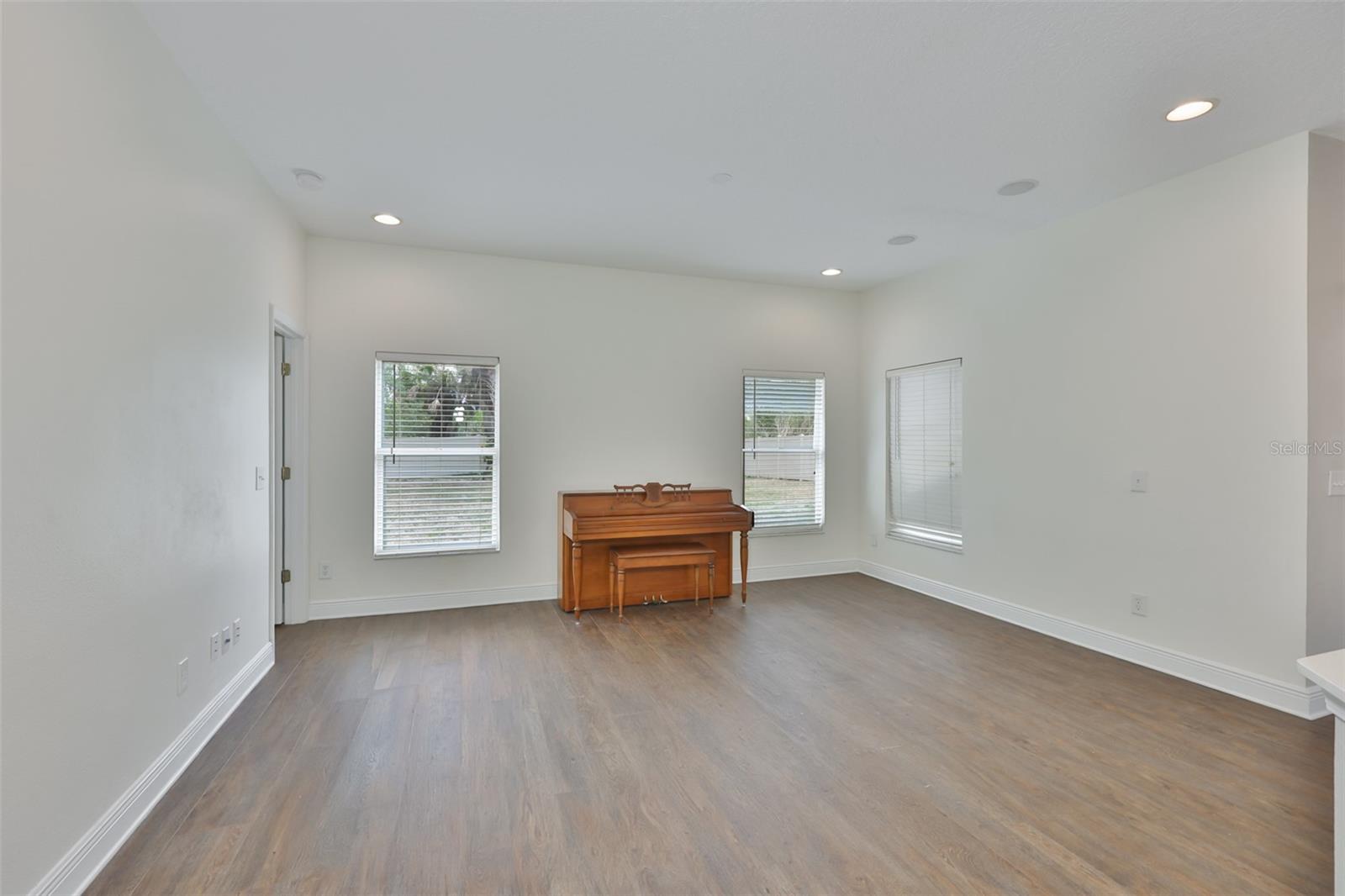 ESTATES AT PARSONS POINTE - Residential