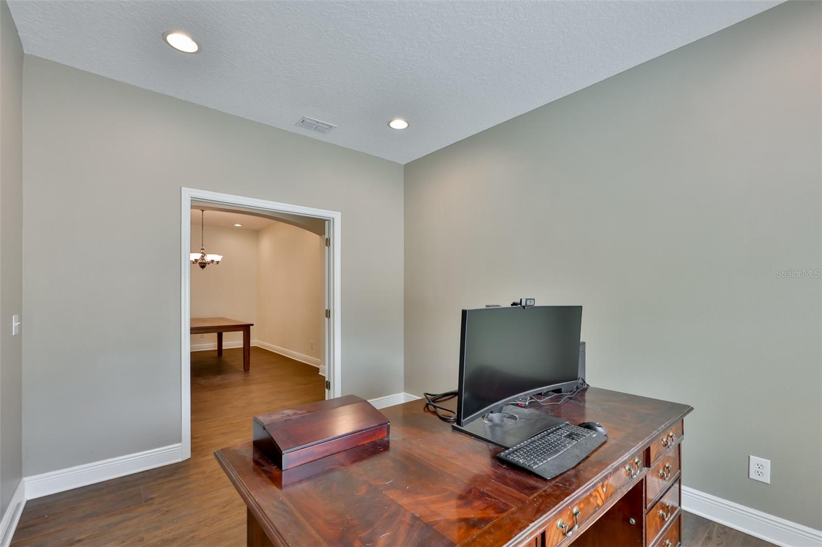 ESTATES AT PARSONS POINTE - Residential
