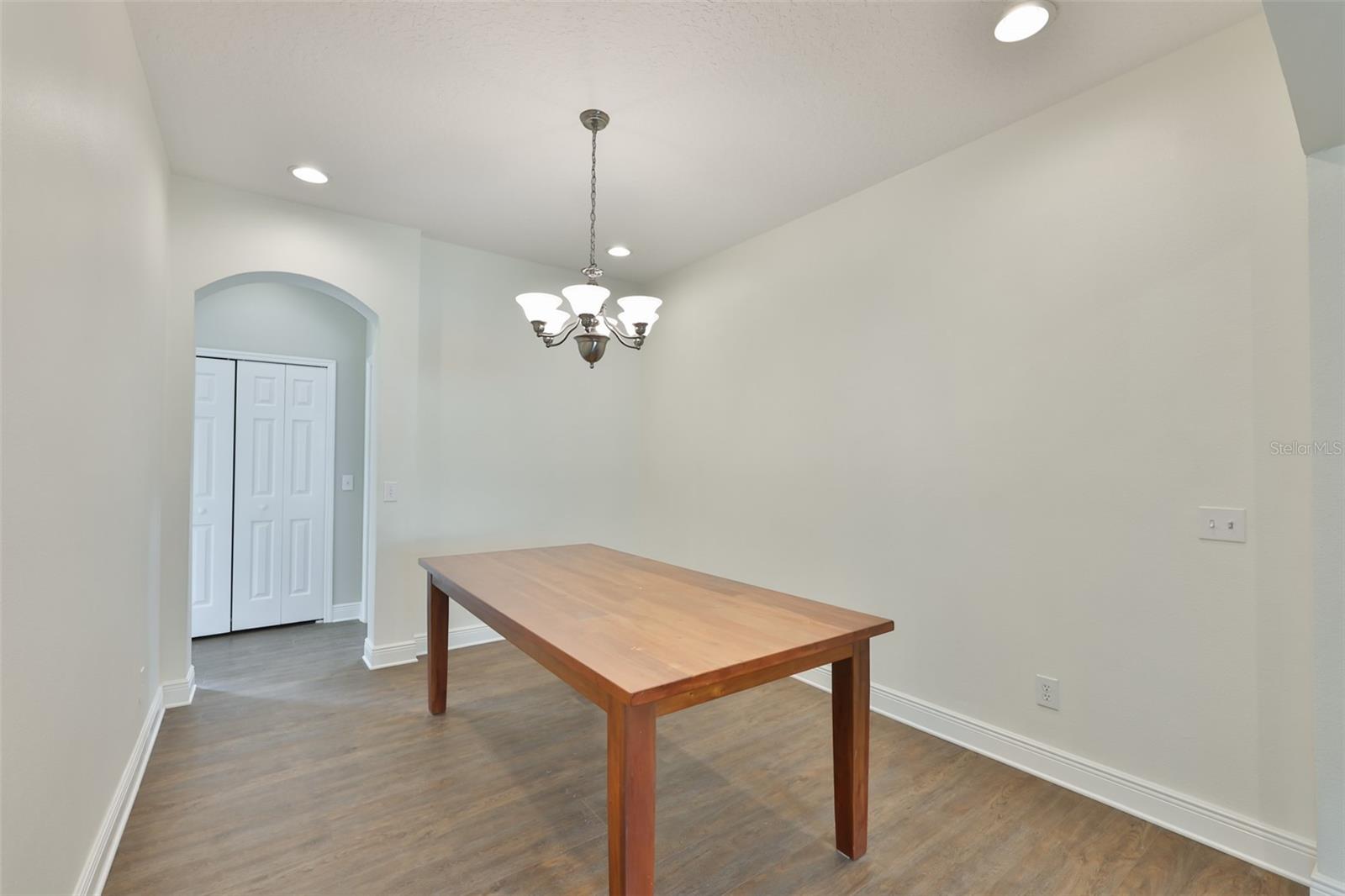 ESTATES AT PARSONS POINTE - Residential