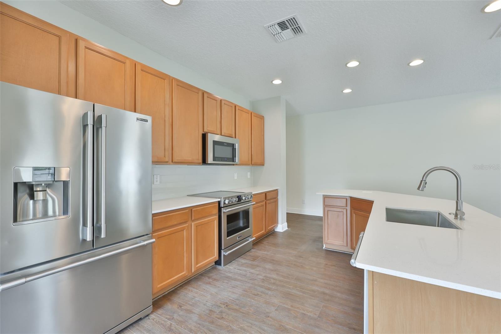 ESTATES AT PARSONS POINTE - Residential