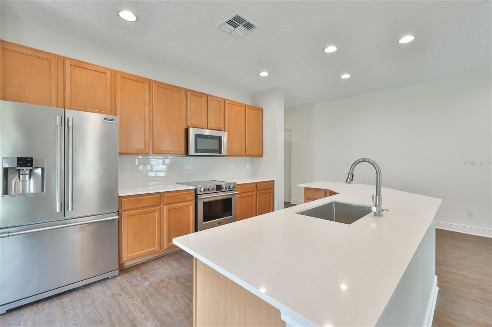 ESTATES AT PARSONS POINTE - Residential