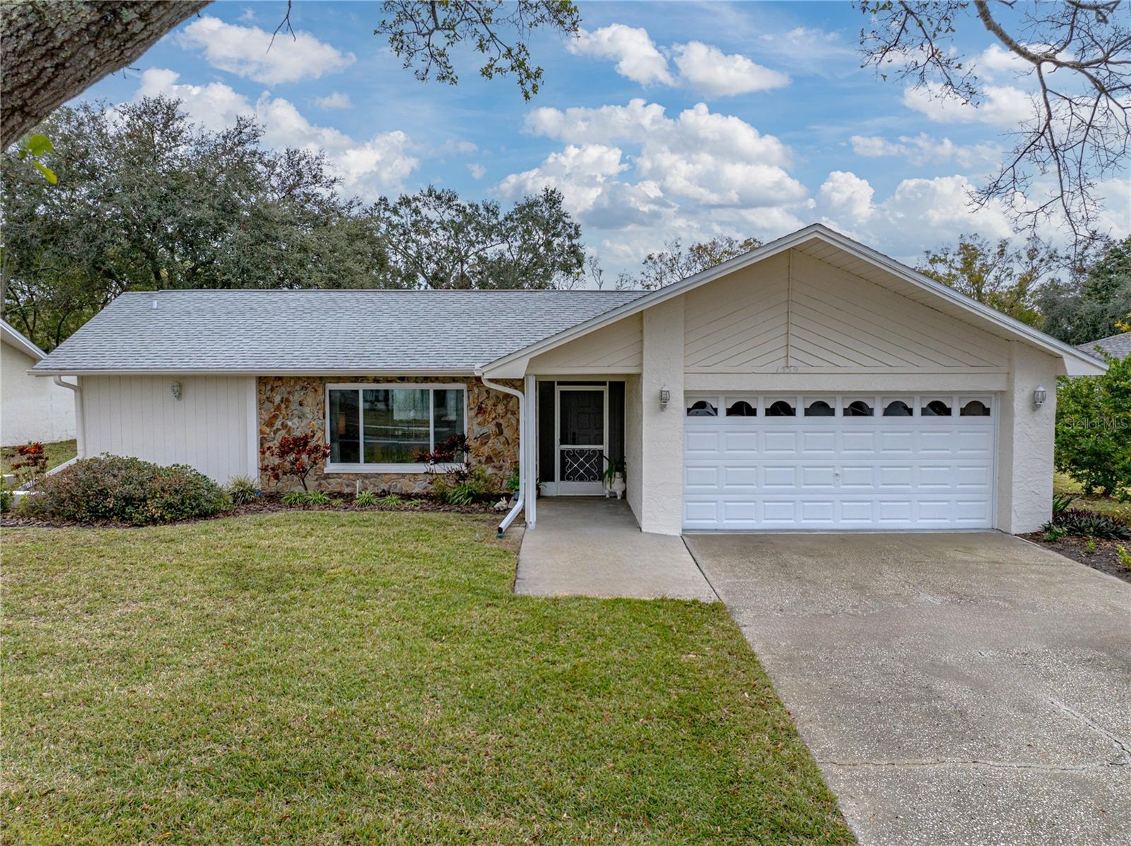 1559 GLENGARRY DRIVE