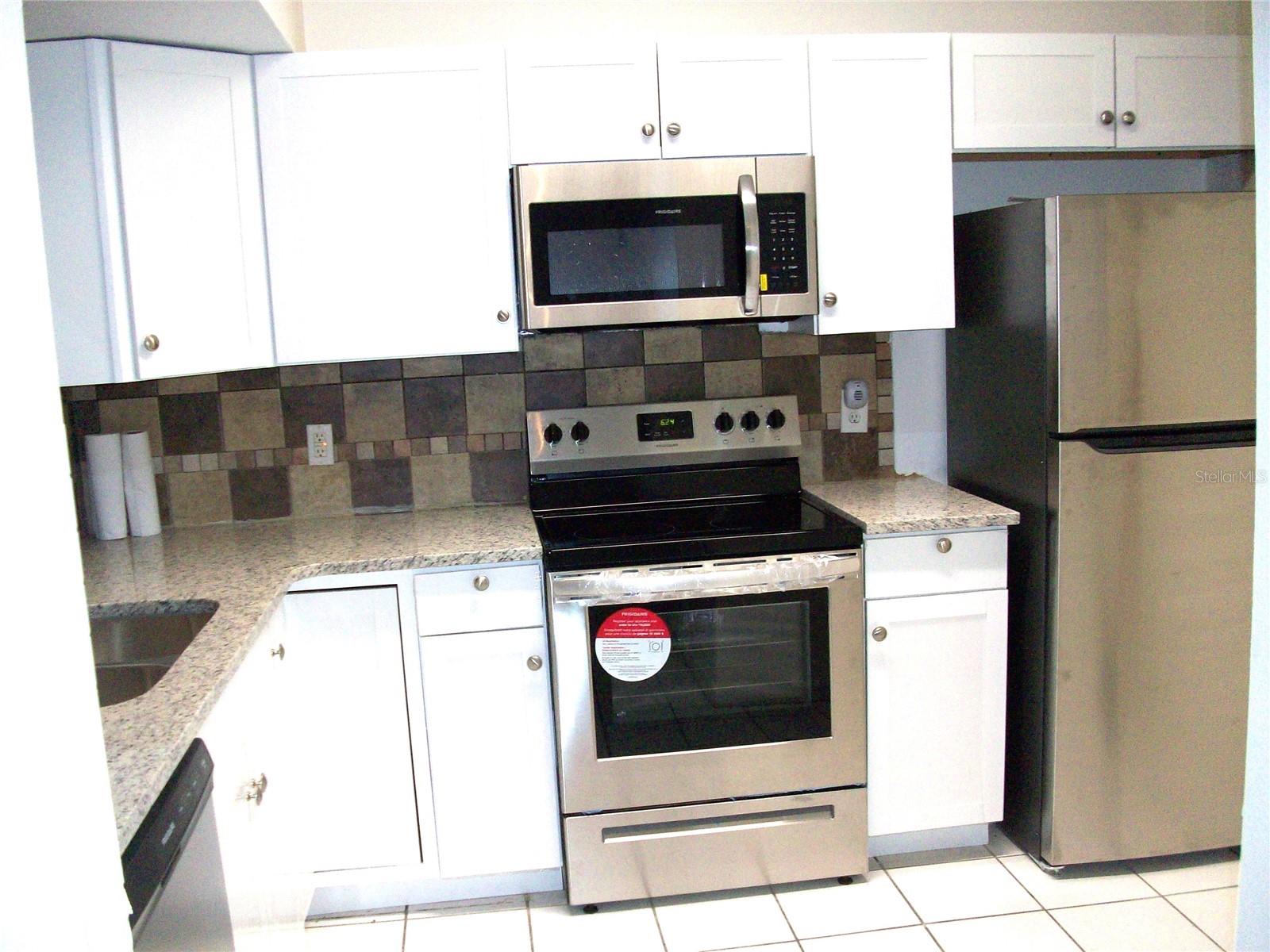 VILLA DEL SOL AT MEADOW WOODS CONDO NO 5 - Residential Lease