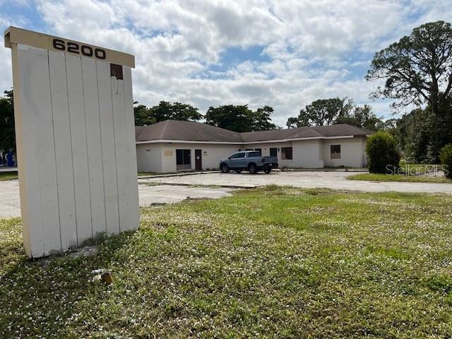 PINE SHORES ESTATE - Commercial Sale