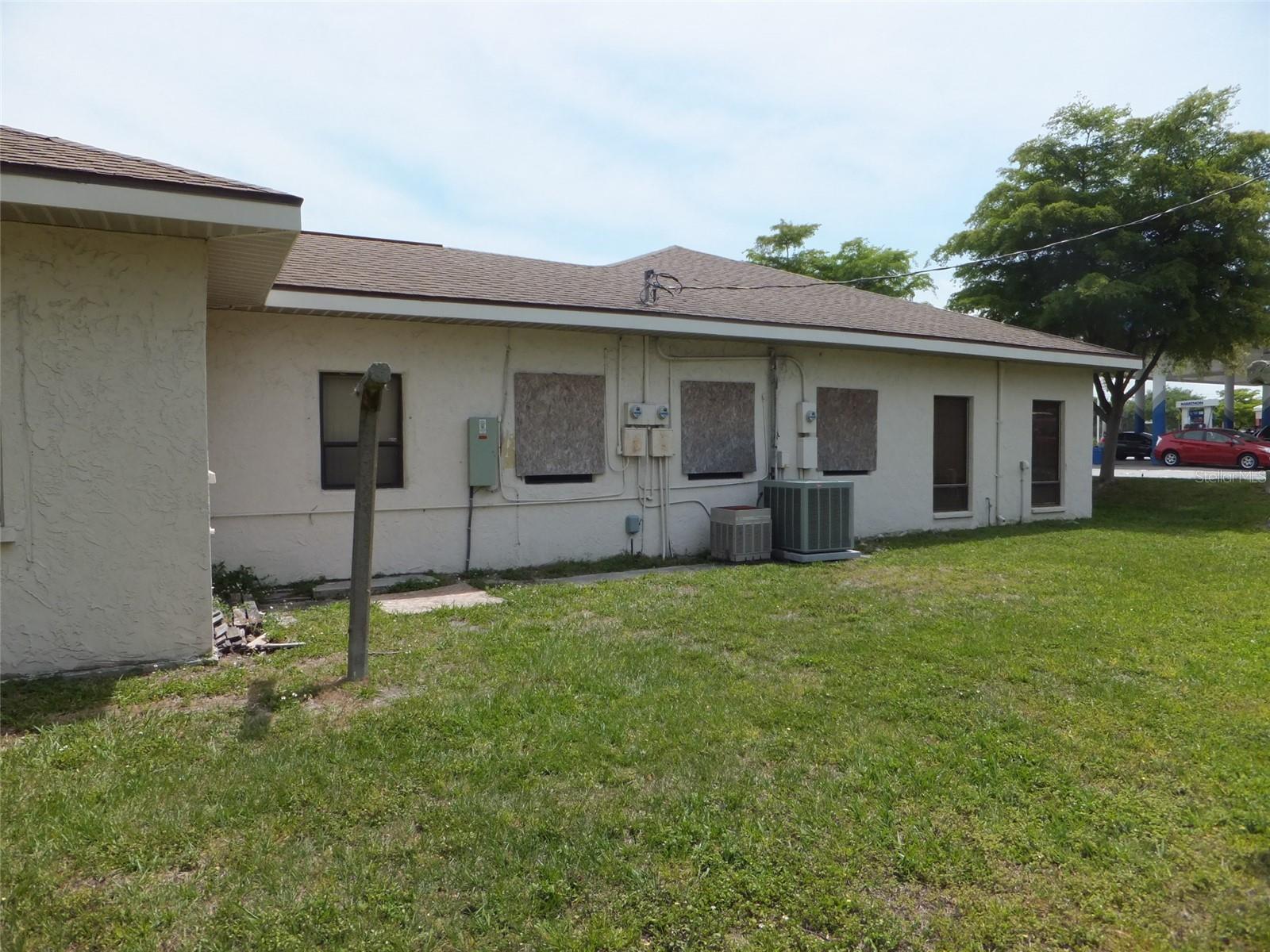 PINE SHORES ESTATE - Commercial Sale