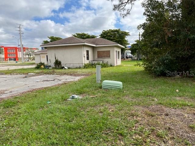 PINE SHORES ESTATE - Commercial Sale