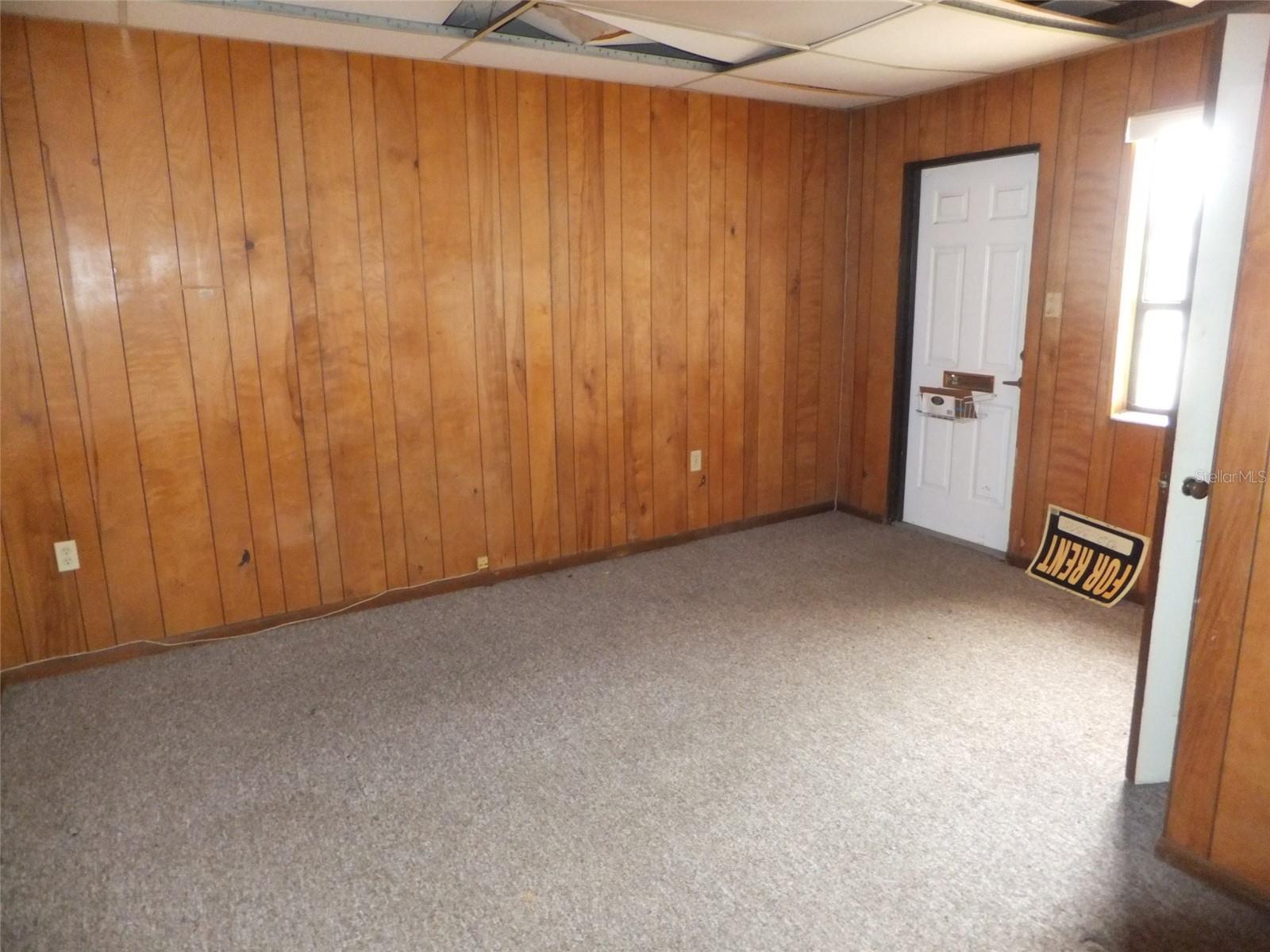 PINE SHORES ESTATE - Commercial Sale