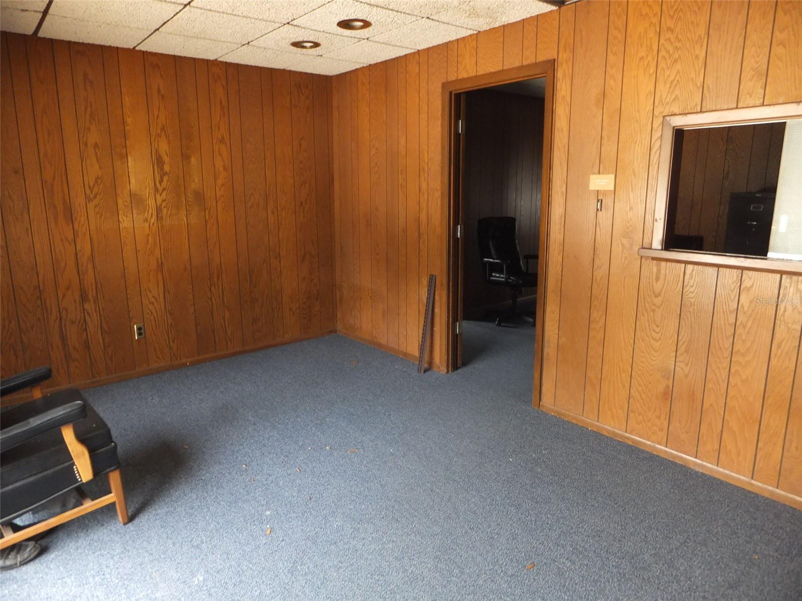 PINE SHORES ESTATE - Commercial Sale