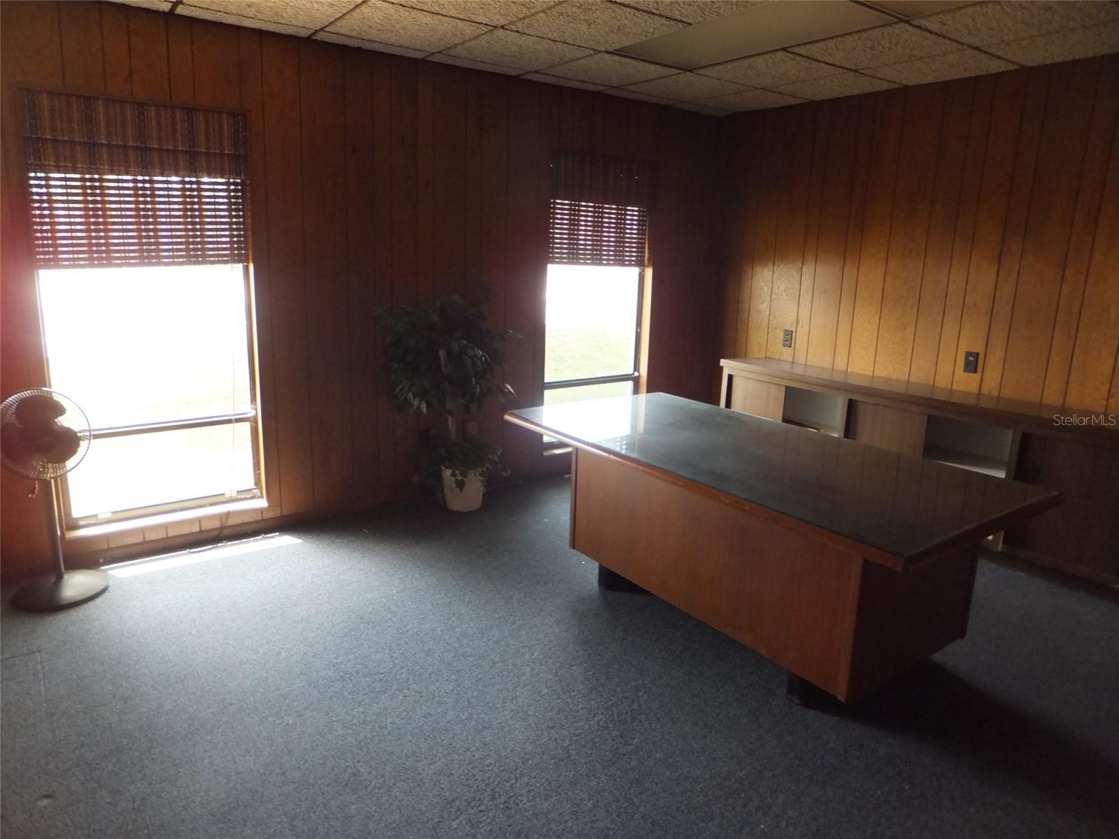 PINE SHORES ESTATE - Commercial Sale