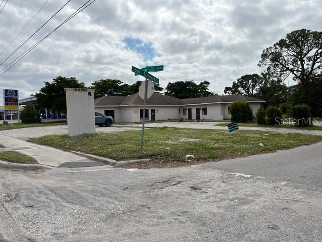 PINE SHORES ESTATE - Commercial Sale