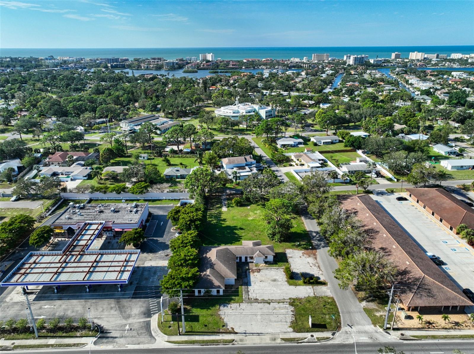 6200 S TAMIAMI TRAIL