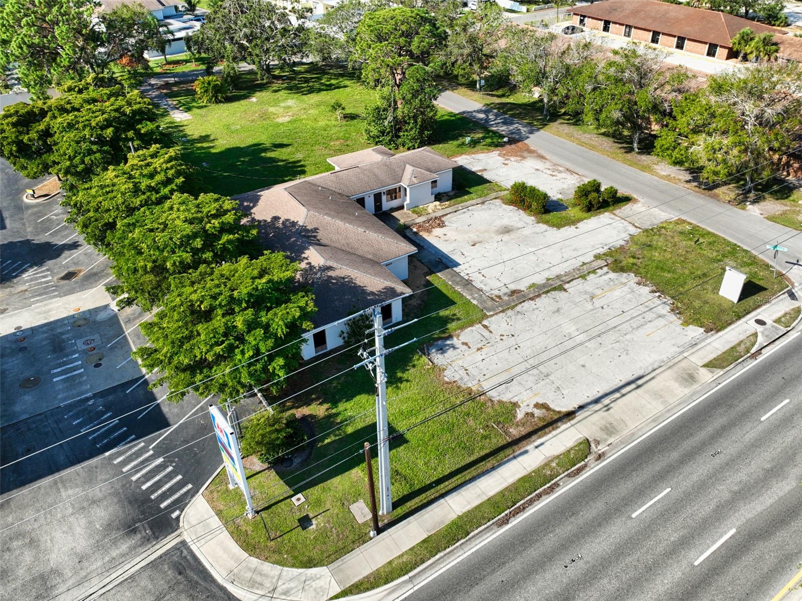 6200 S TAMIAMI TRAIL