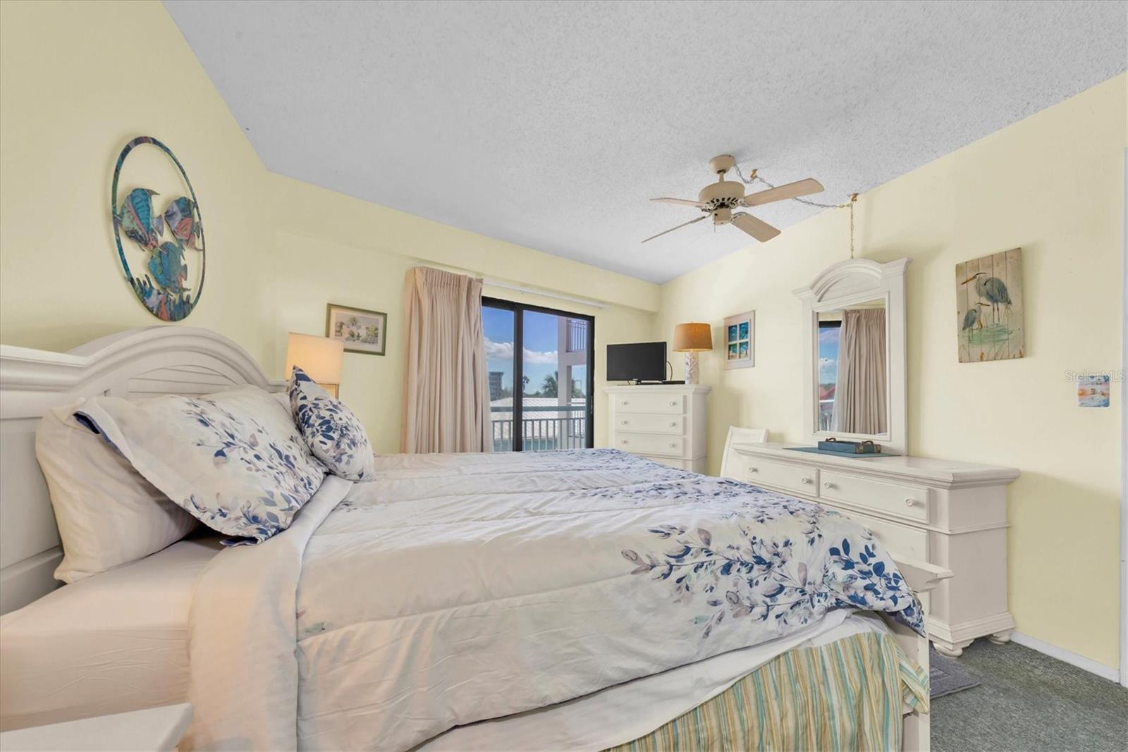 CHATEAUX CONDO - Residential