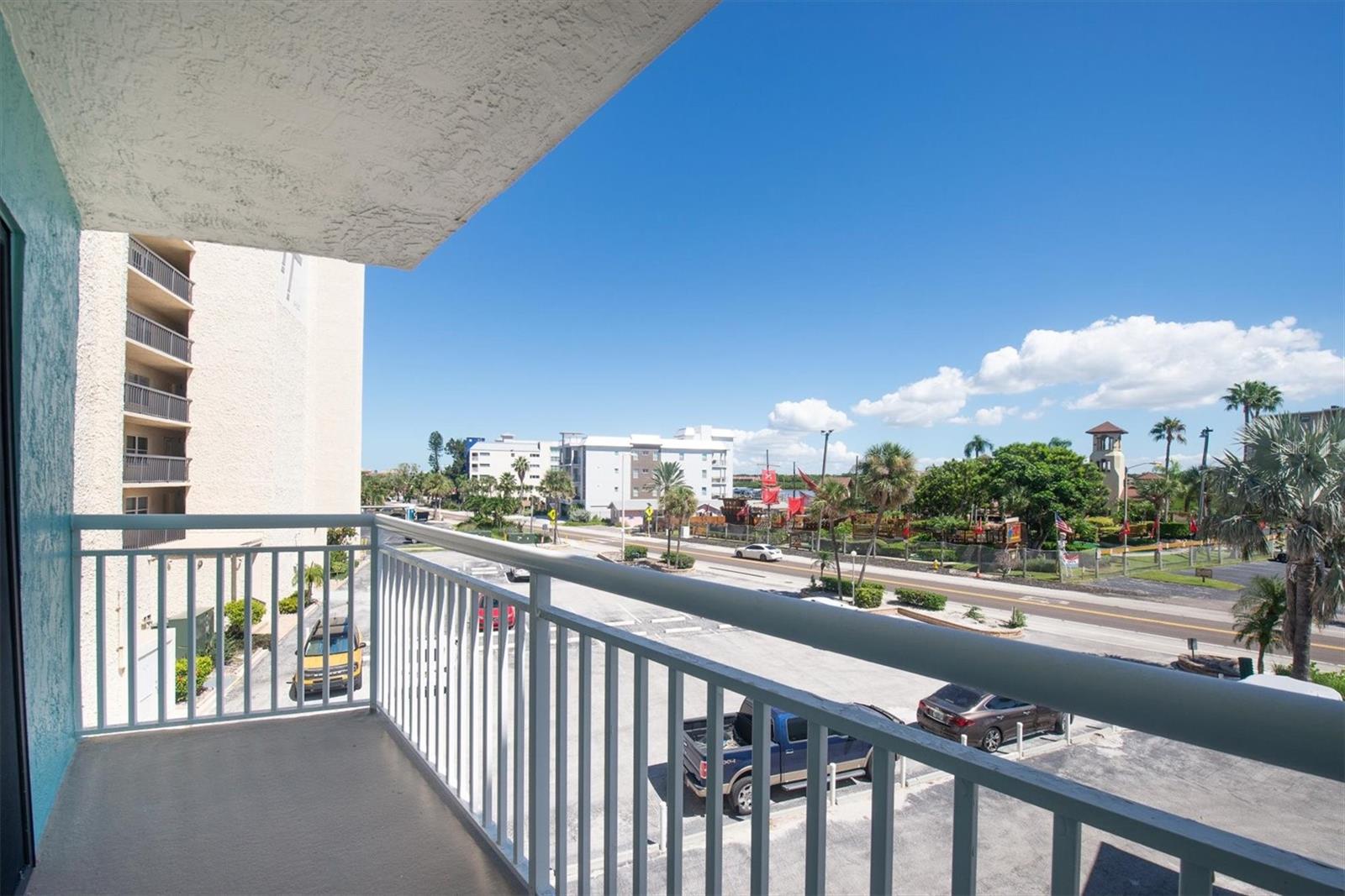 CHATEAUX CONDO - Residential