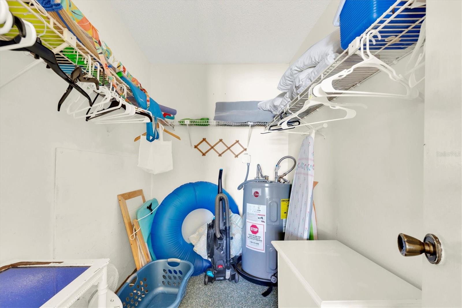 CHATEAUX CONDO - Residential