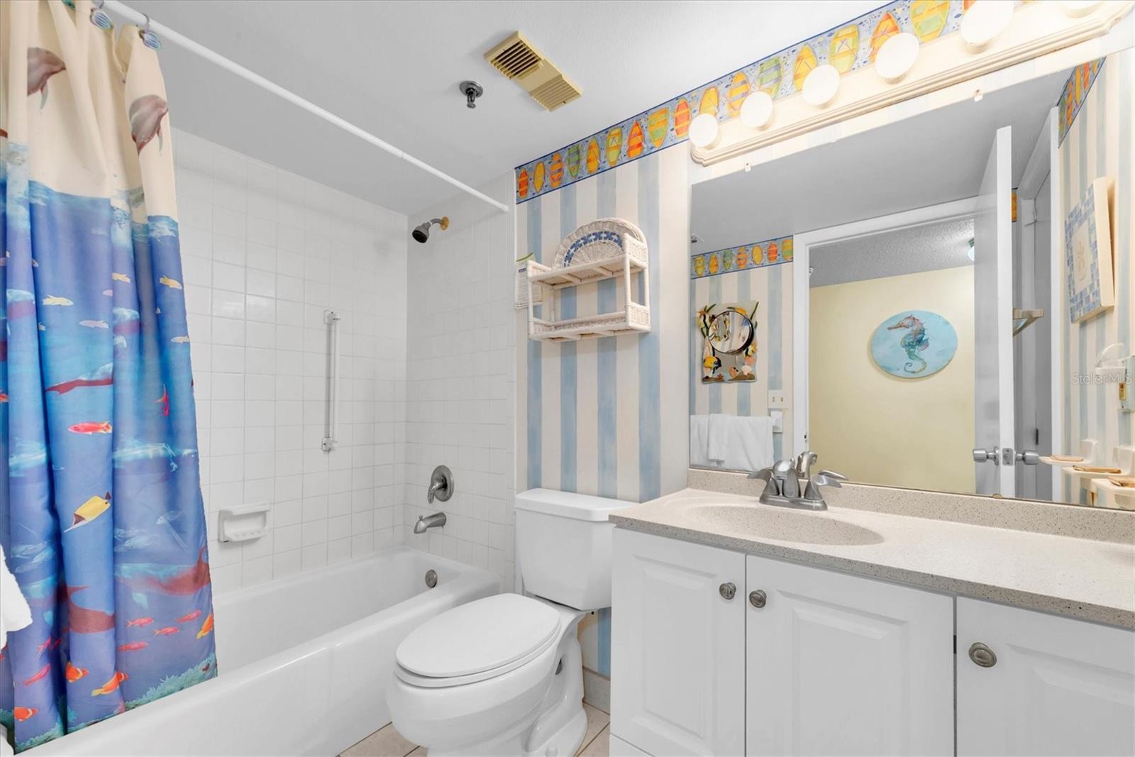 CHATEAUX CONDO - Residential