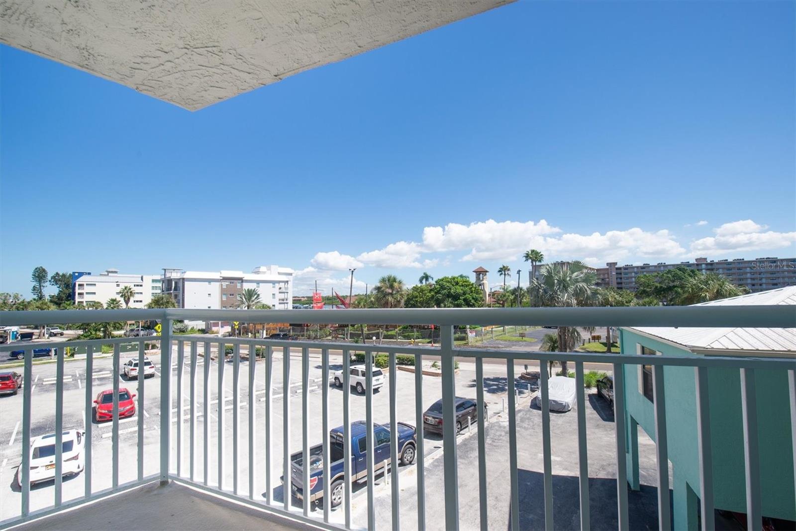 CHATEAUX CONDO - Residential