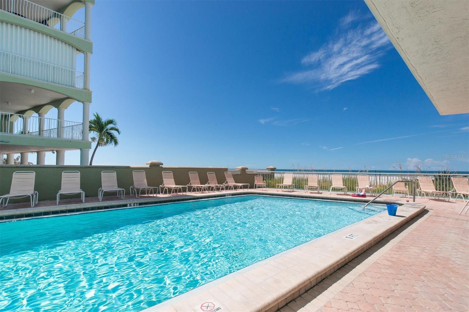 CHATEAUX CONDO - Residential