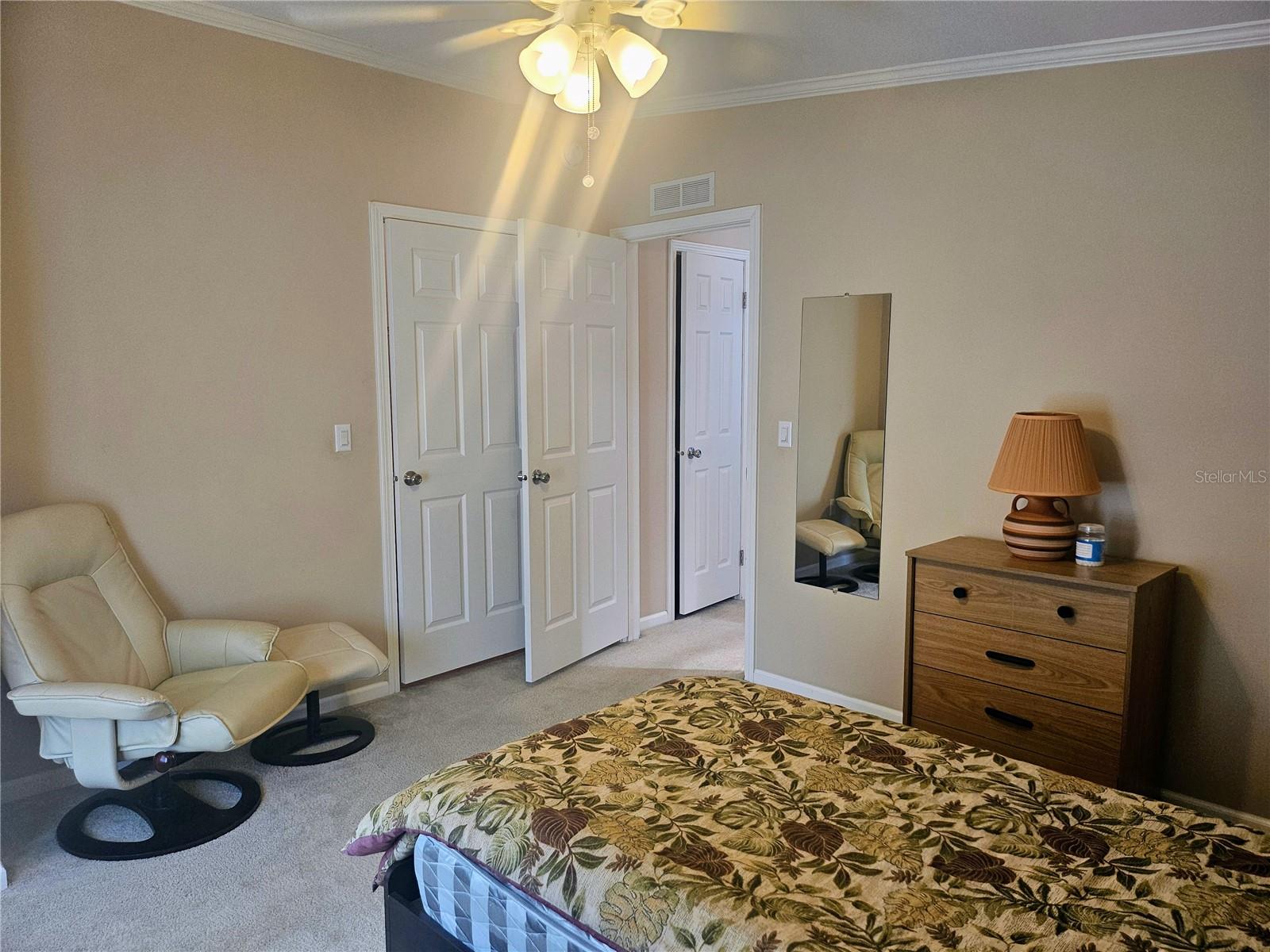 OAKWOOD MANOR - Residential