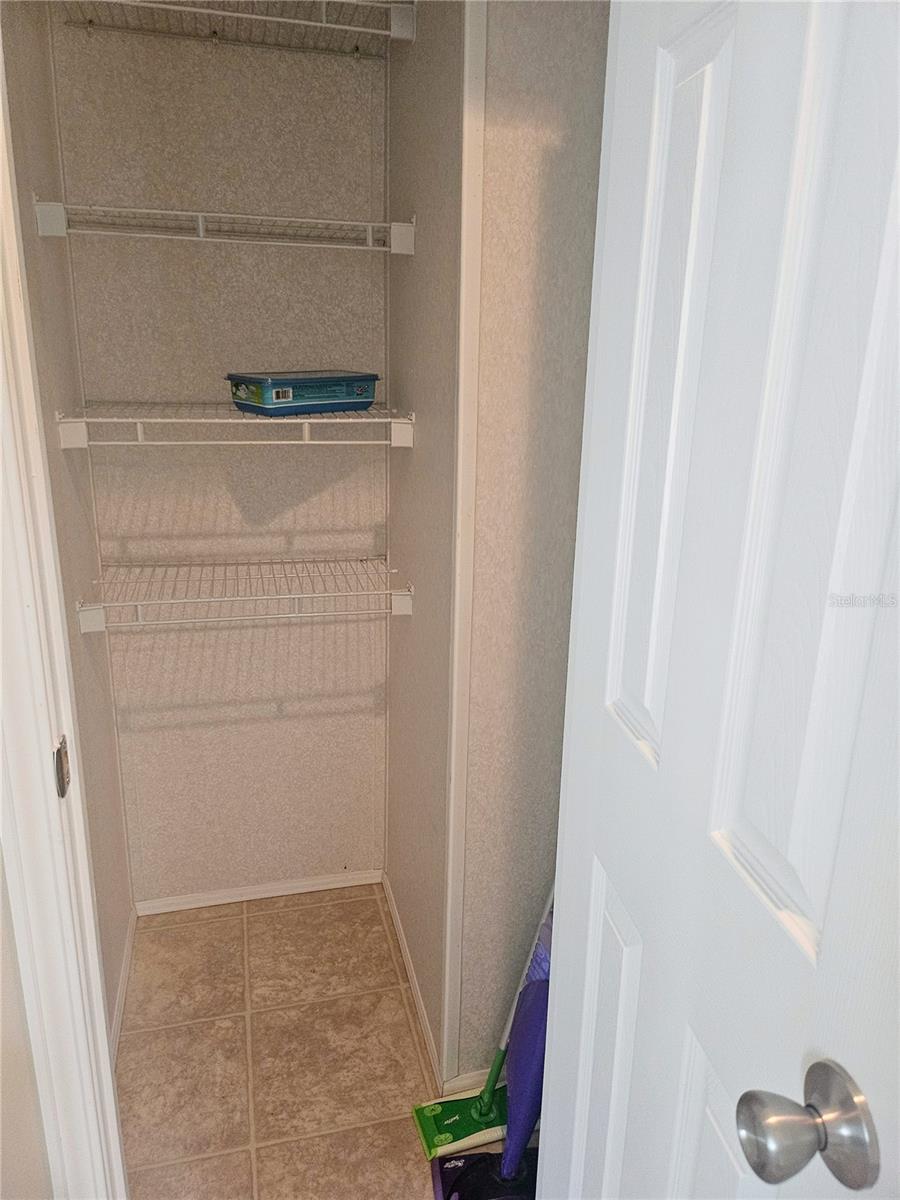 OAKWOOD MANOR - Residential