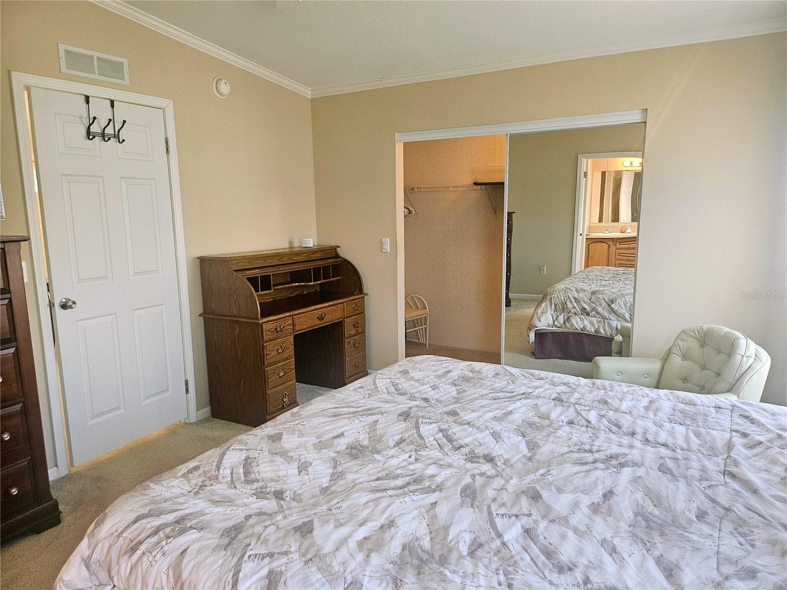 OAKWOOD MANOR - Residential