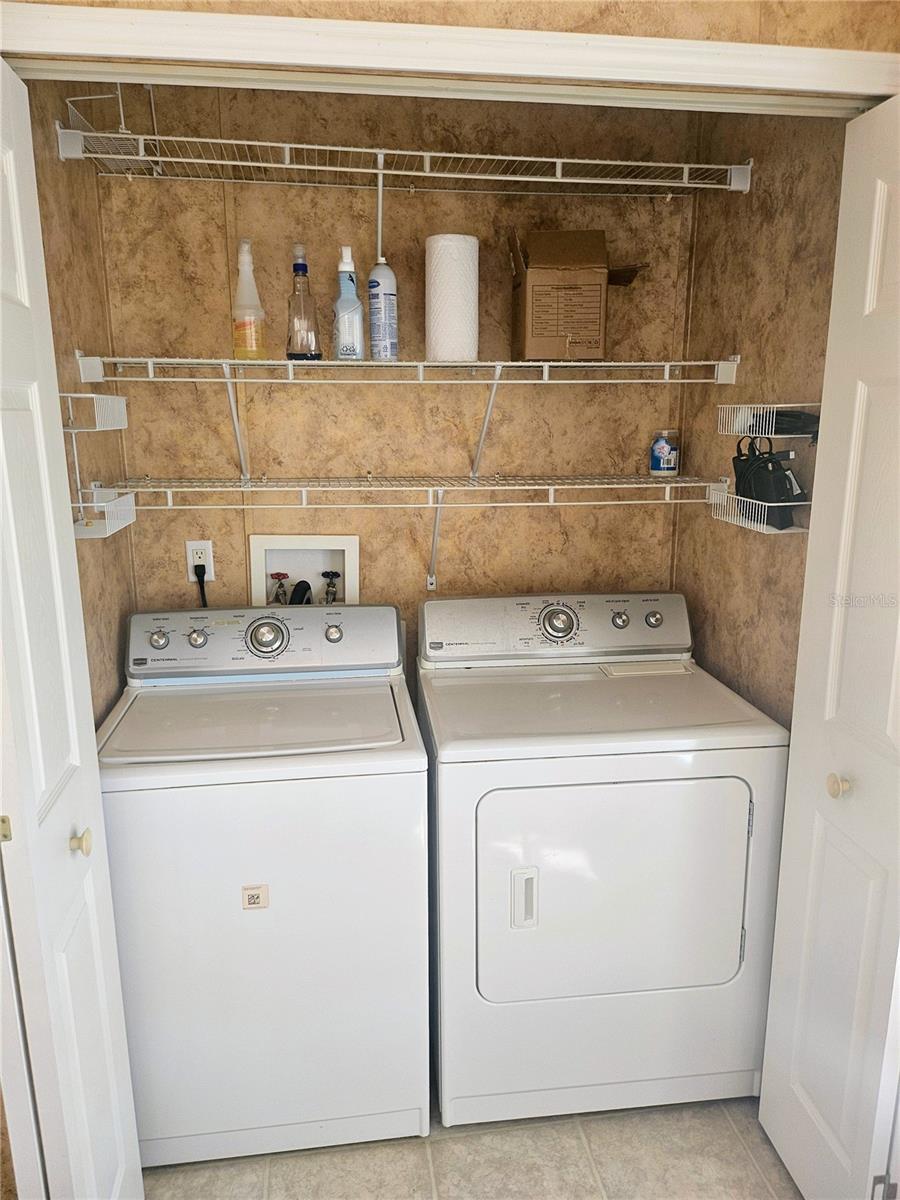 OAKWOOD MANOR - Residential