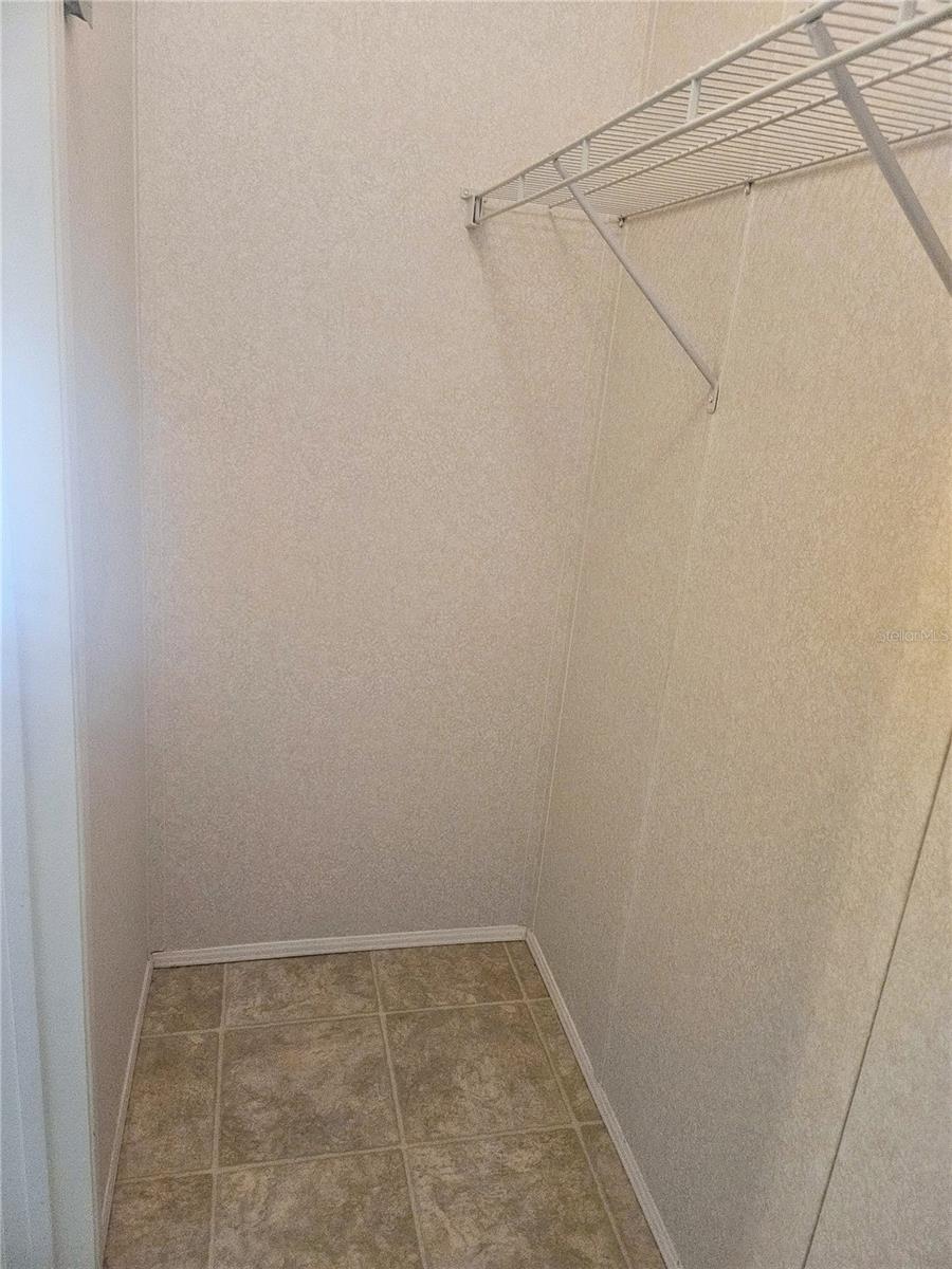 OAKWOOD MANOR - Residential