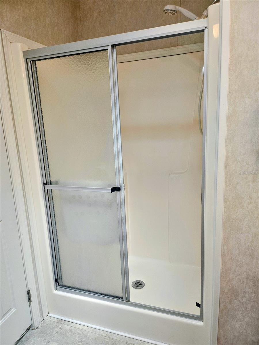 OAKWOOD MANOR - Residential