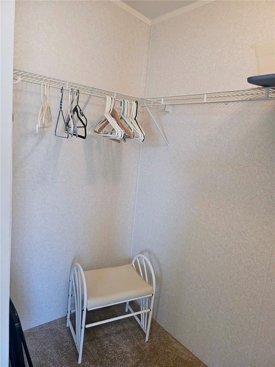 OAKWOOD MANOR - Residential