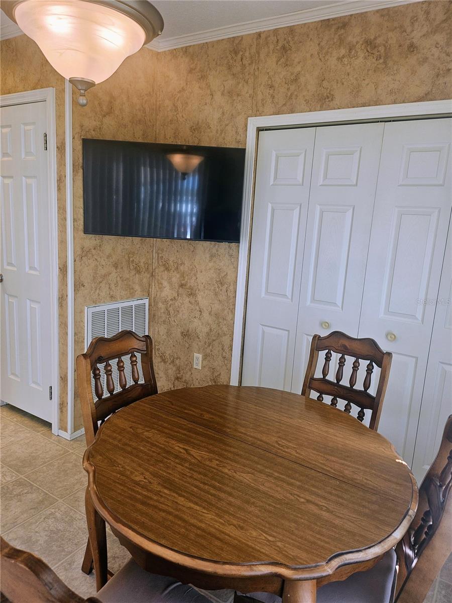 OAKWOOD MANOR - Residential