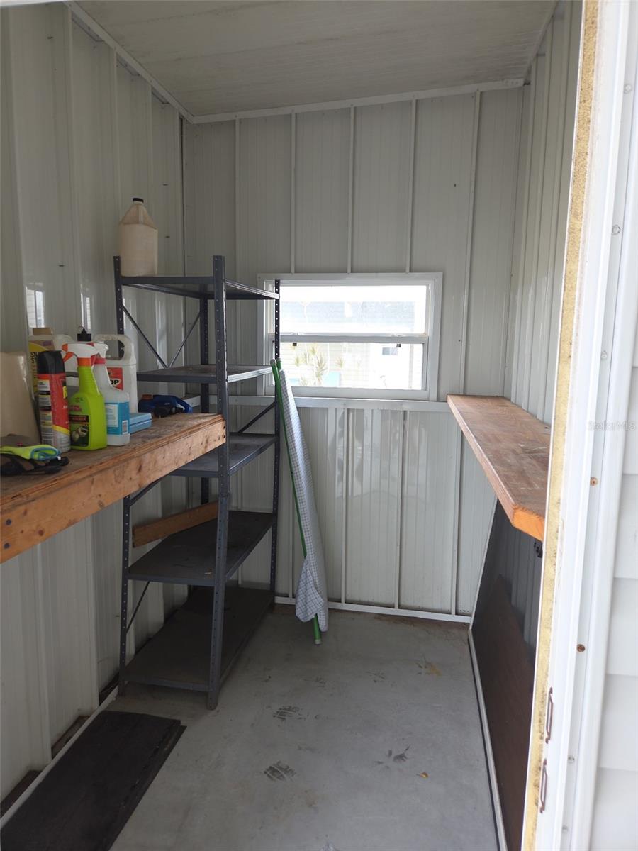 OAKWOOD MANOR - Residential