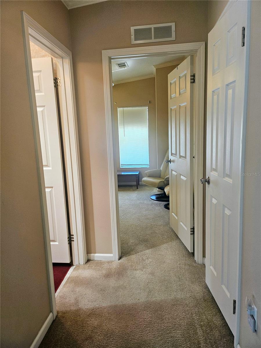 OAKWOOD MANOR - Residential