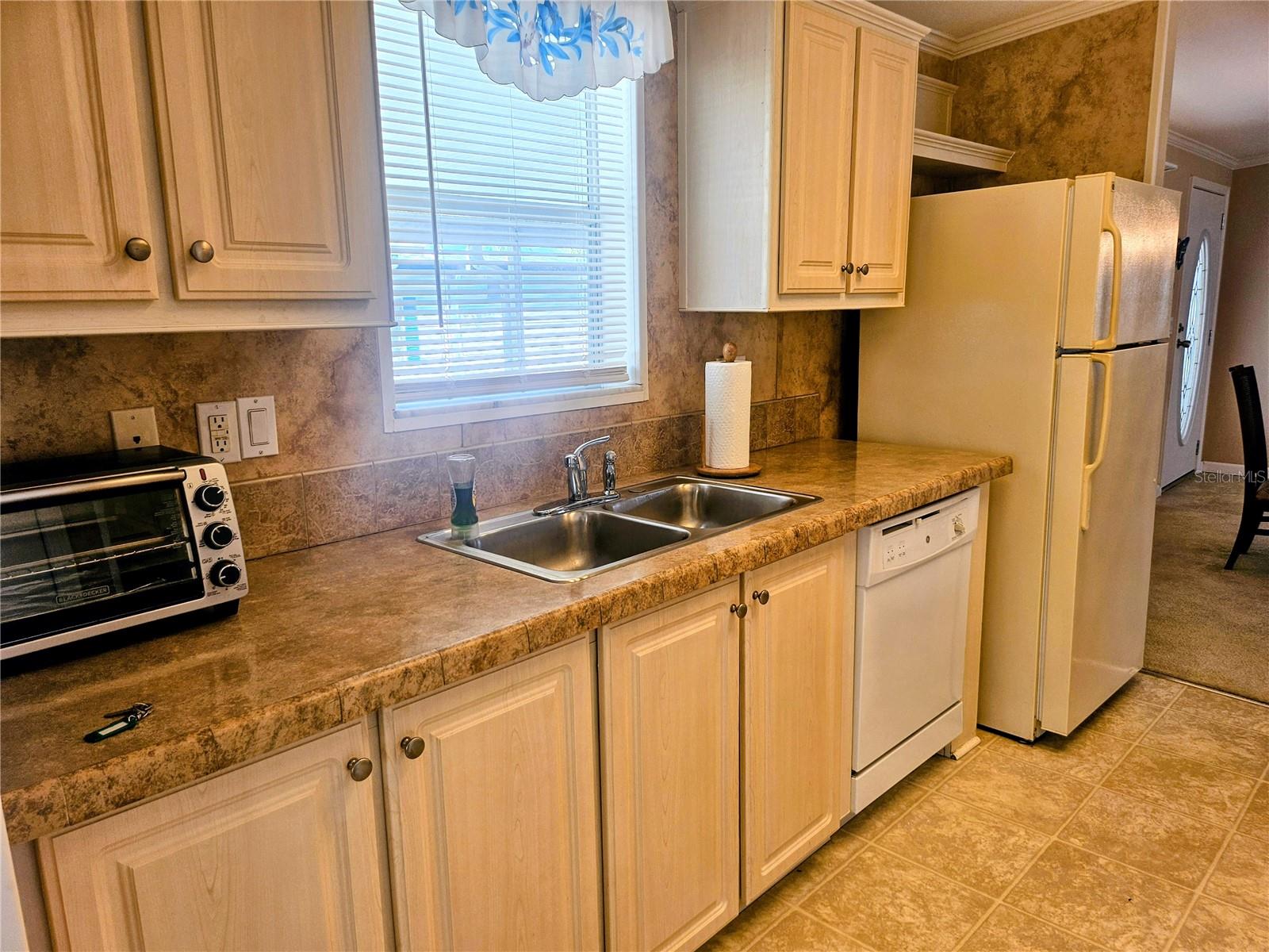 OAKWOOD MANOR - Residential