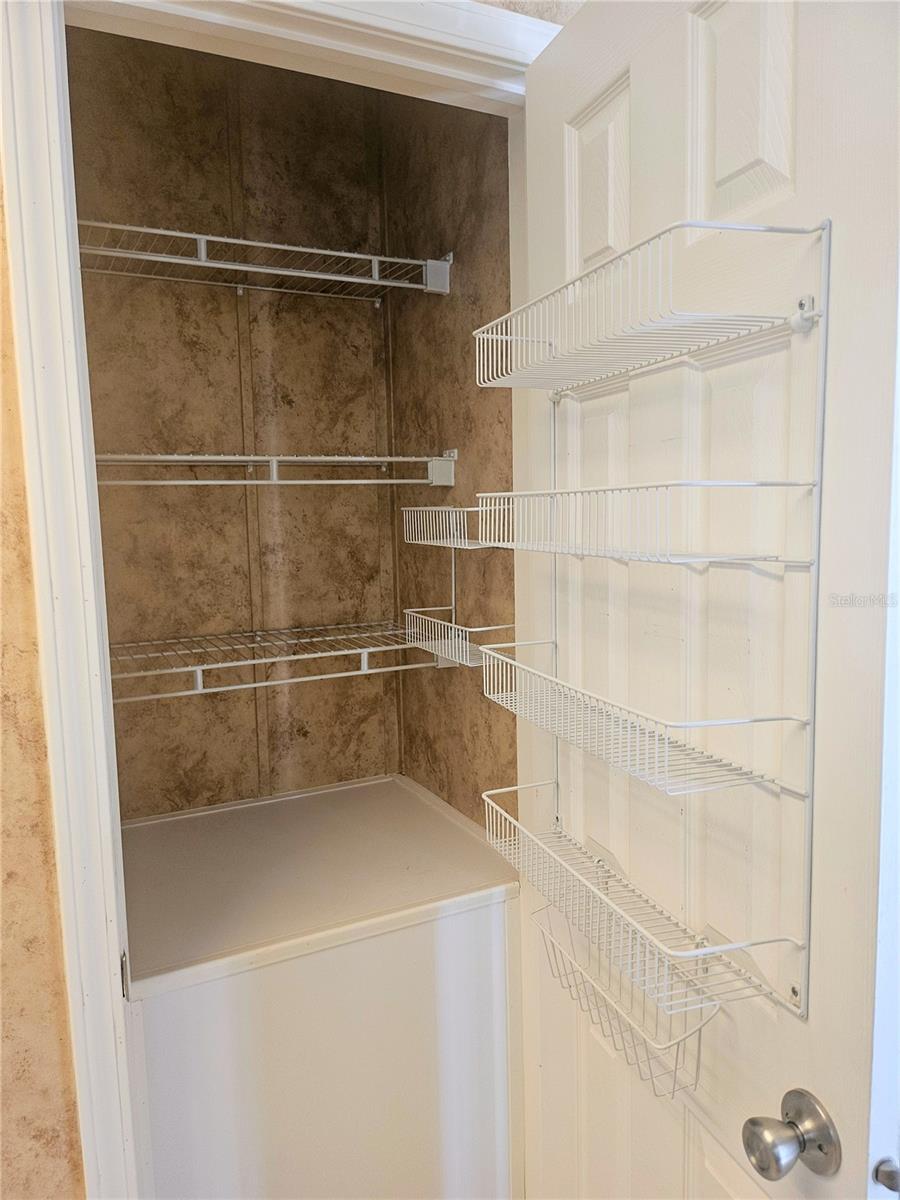 OAKWOOD MANOR - Residential